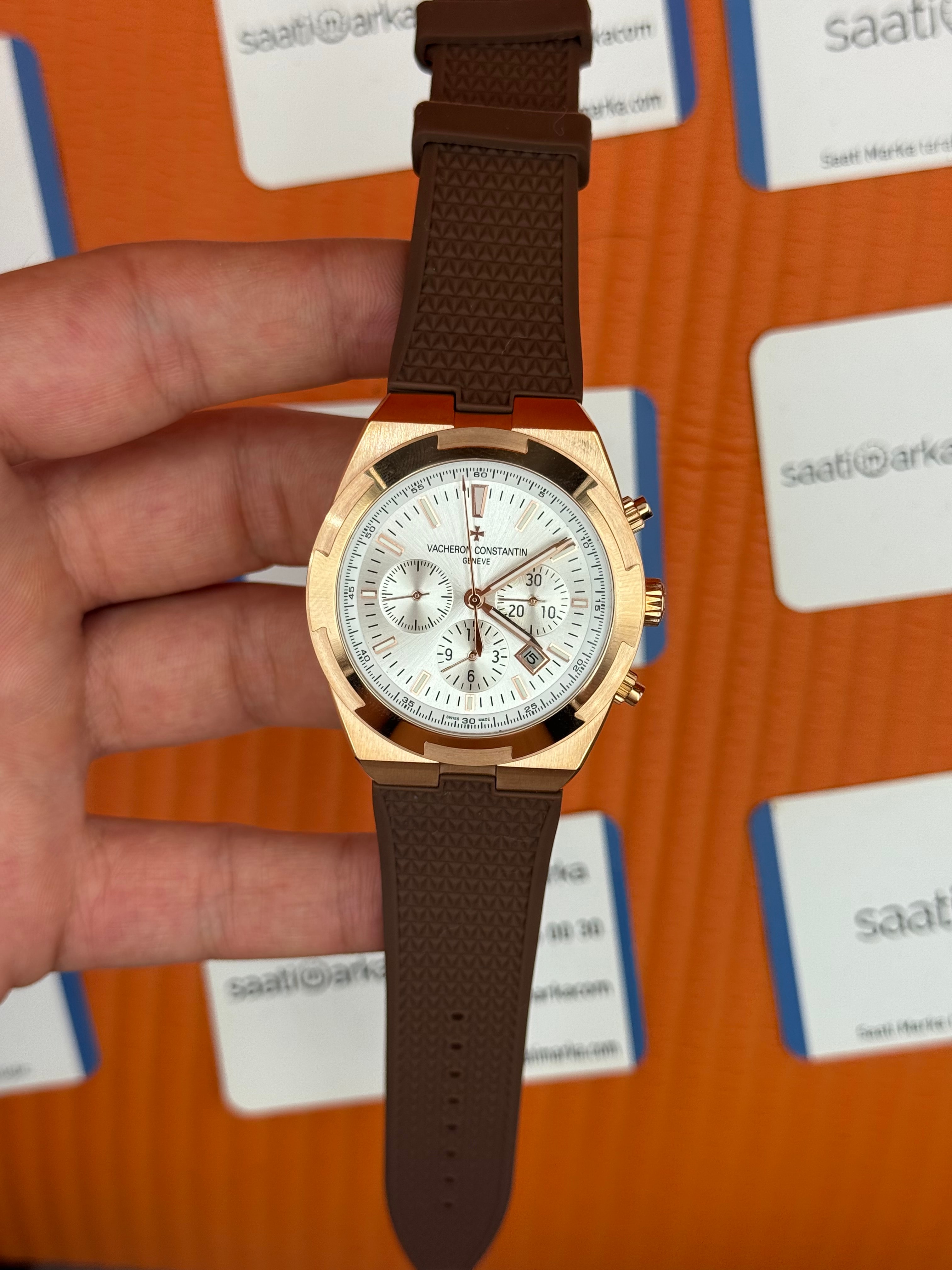 VACHERON CONSTANTIN overseas chronograph beyaz kadran rose kasa kahverengi kauçuk kordon erkek kol saati