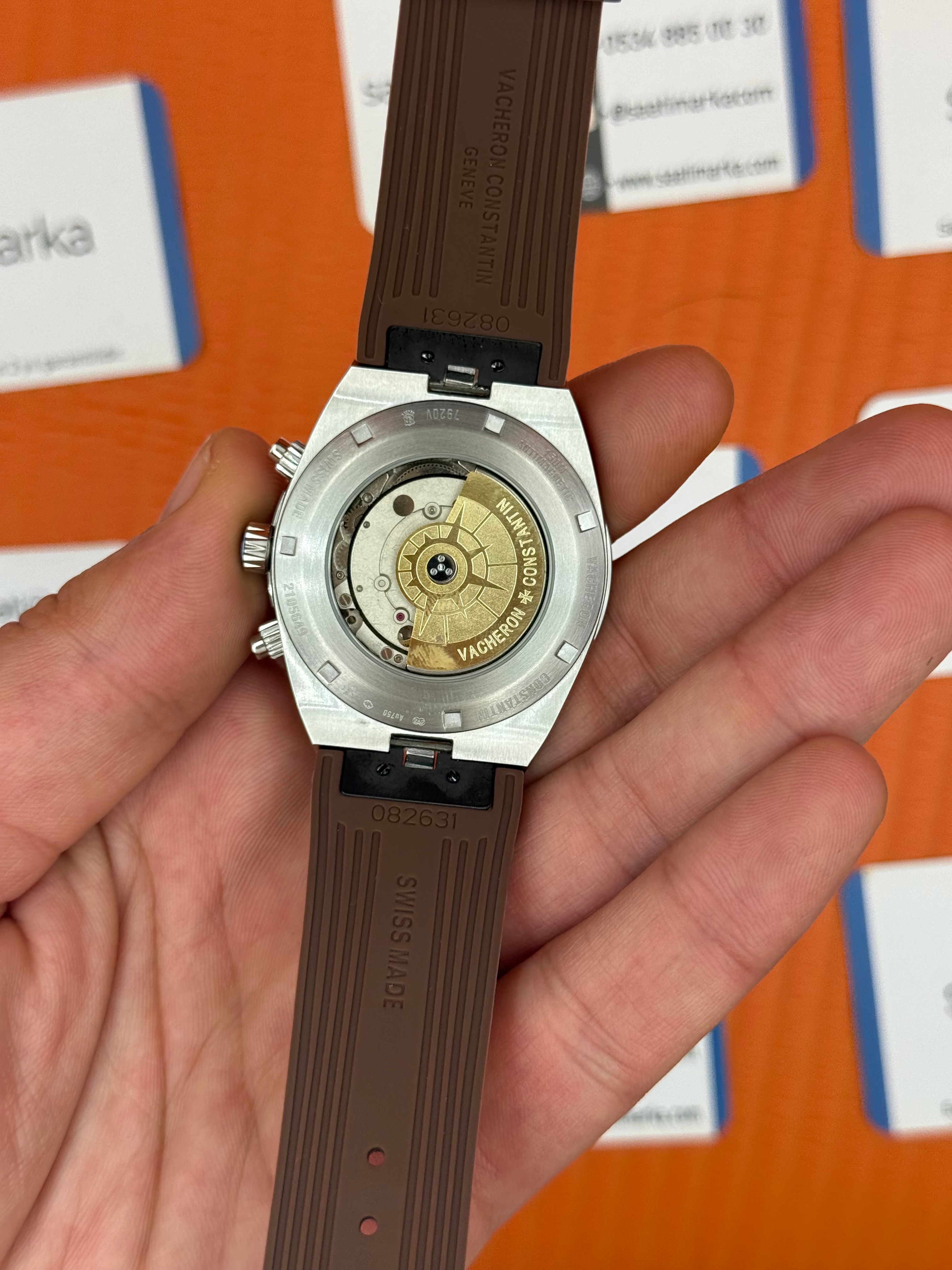 VACHERON CONSTANTIN overseas chronograph beyaz kadran silver kasa kahverengi kauçuk kordon erkek kol saati