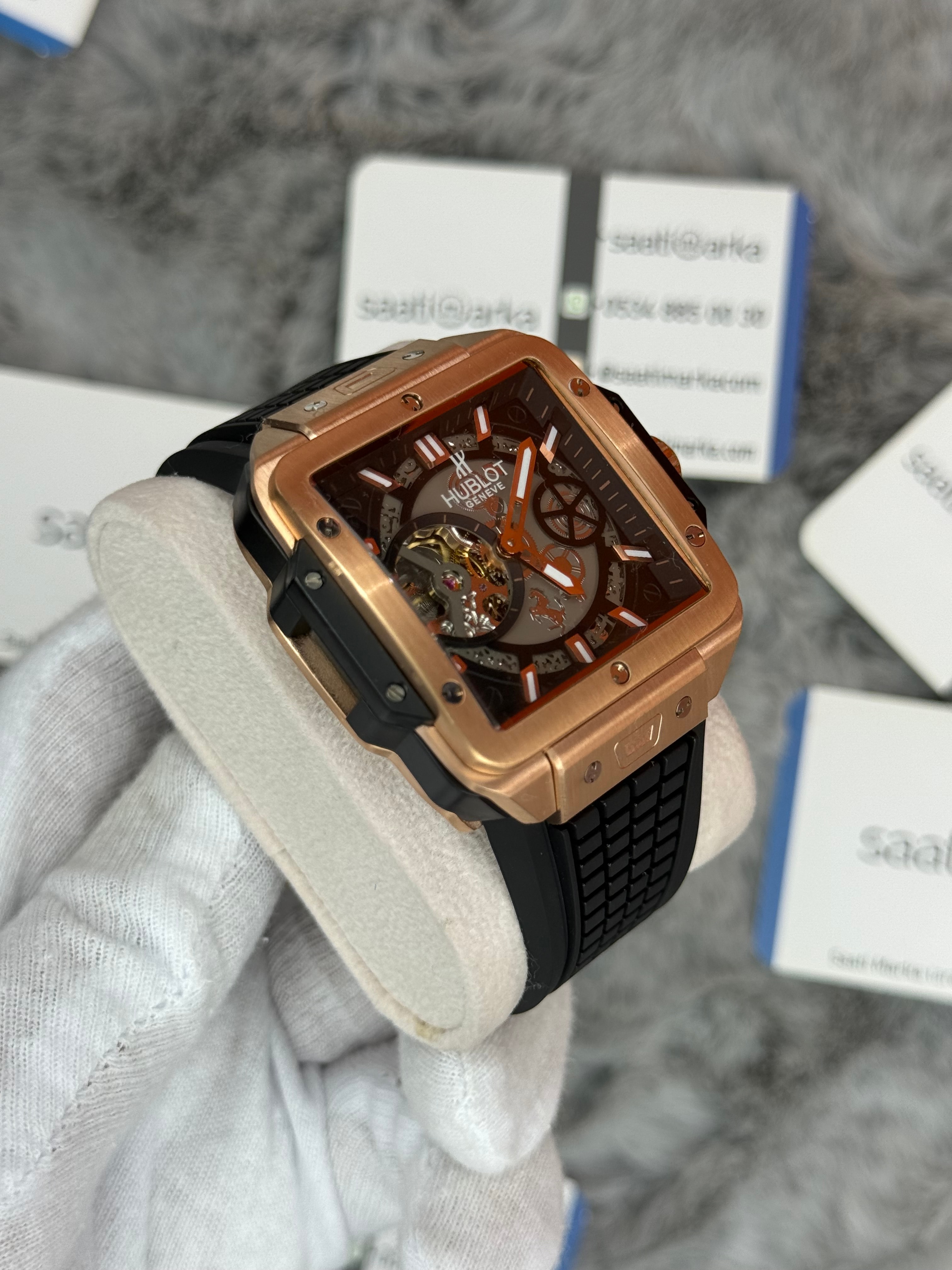 HUBLOT square bang tourbillon 42mm rose kasa siyah kauçuk kordon erkek kol saati