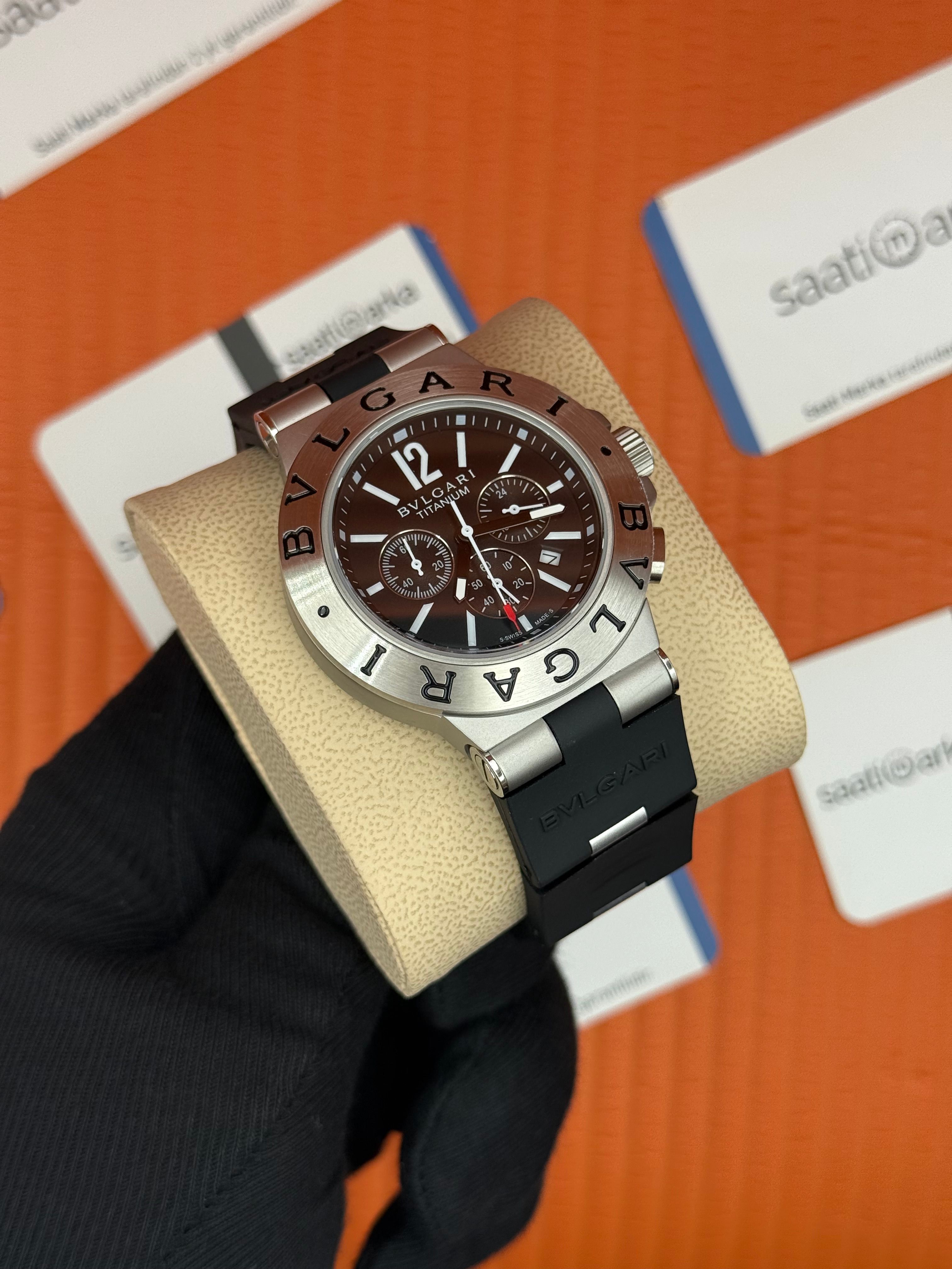 BVLGARI Titanium siyah kadran silver kasa siyah kauçuk kordon