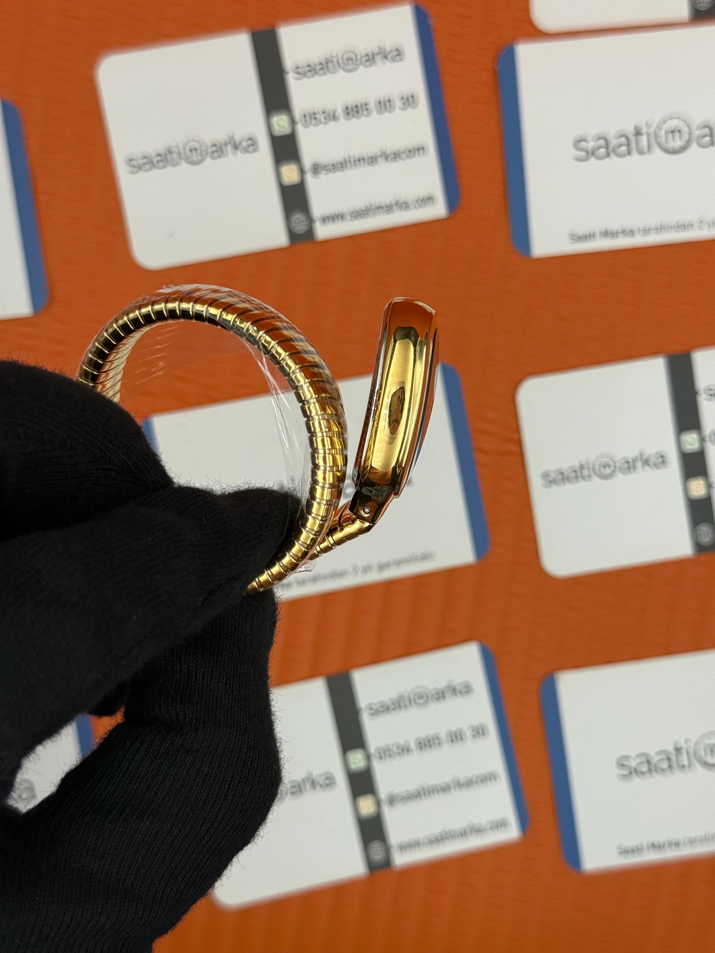 BVLGARİ serpenti tek sarma gold kordon yeşil kadran kadın kol saati