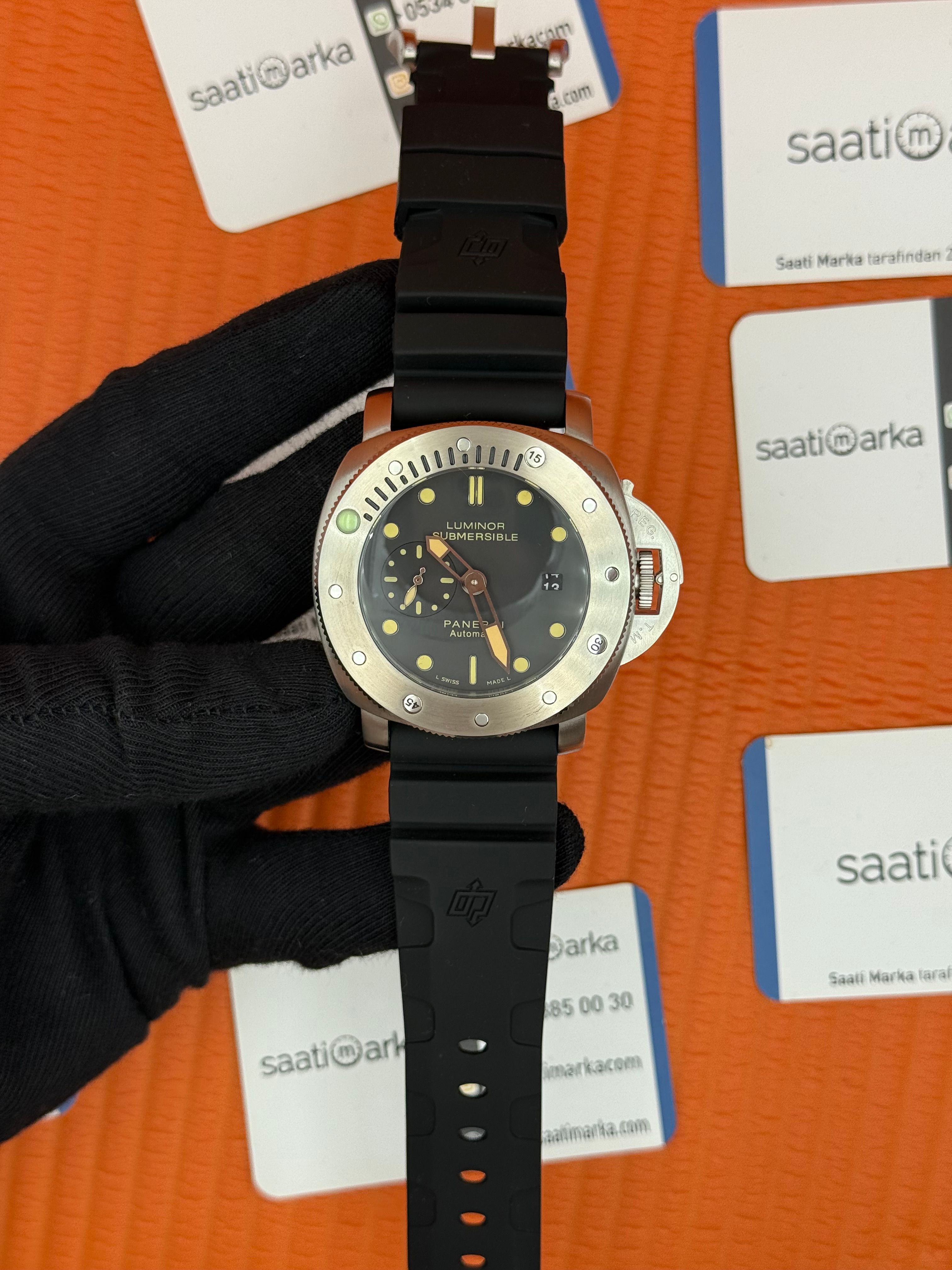 PANERAI submersible automatic siyah kadran siyah kauçuk kordon silver kasa