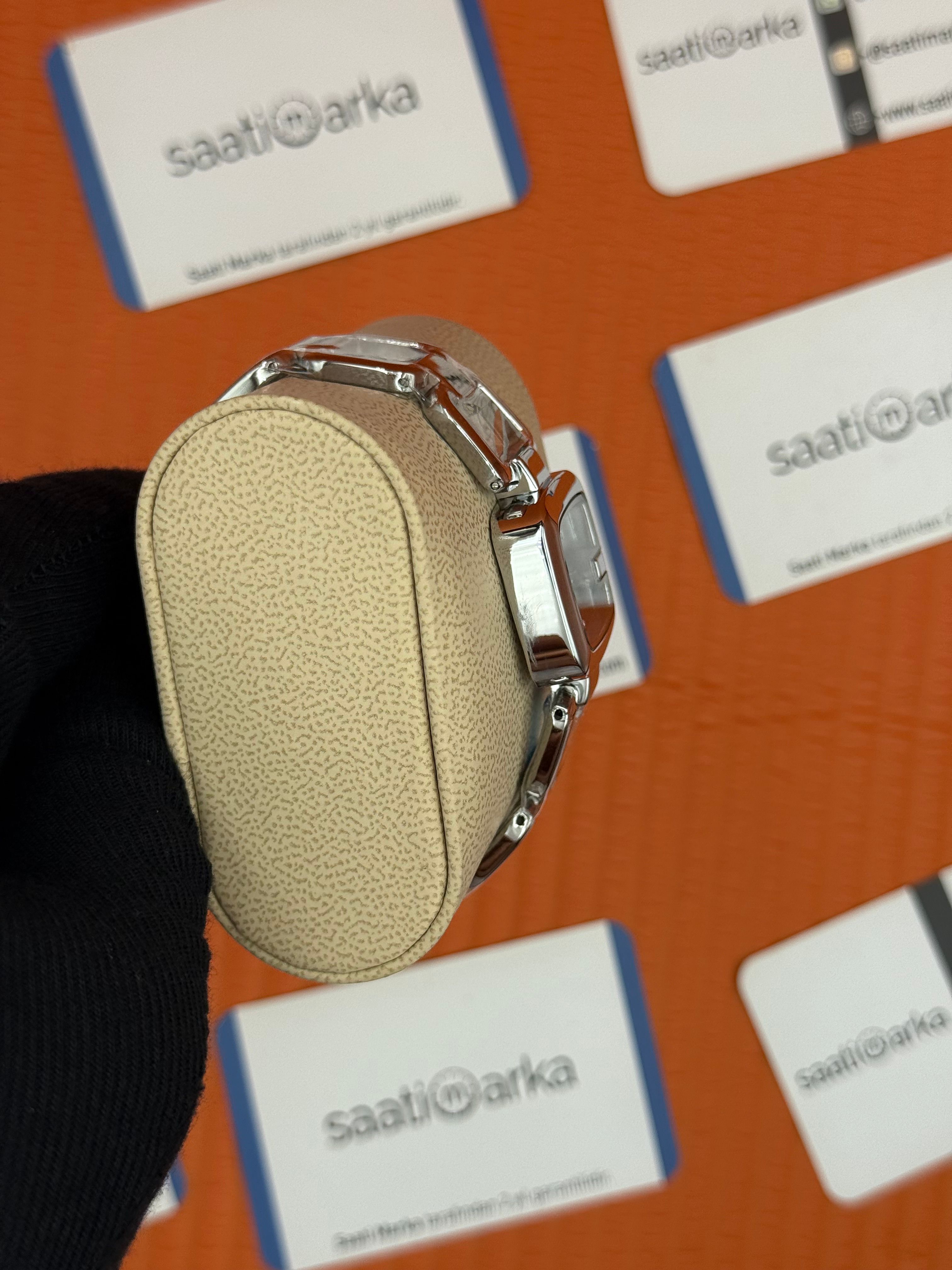 GUCCI YA125508 mavi kadran silver kasa kordon kadın kol saati