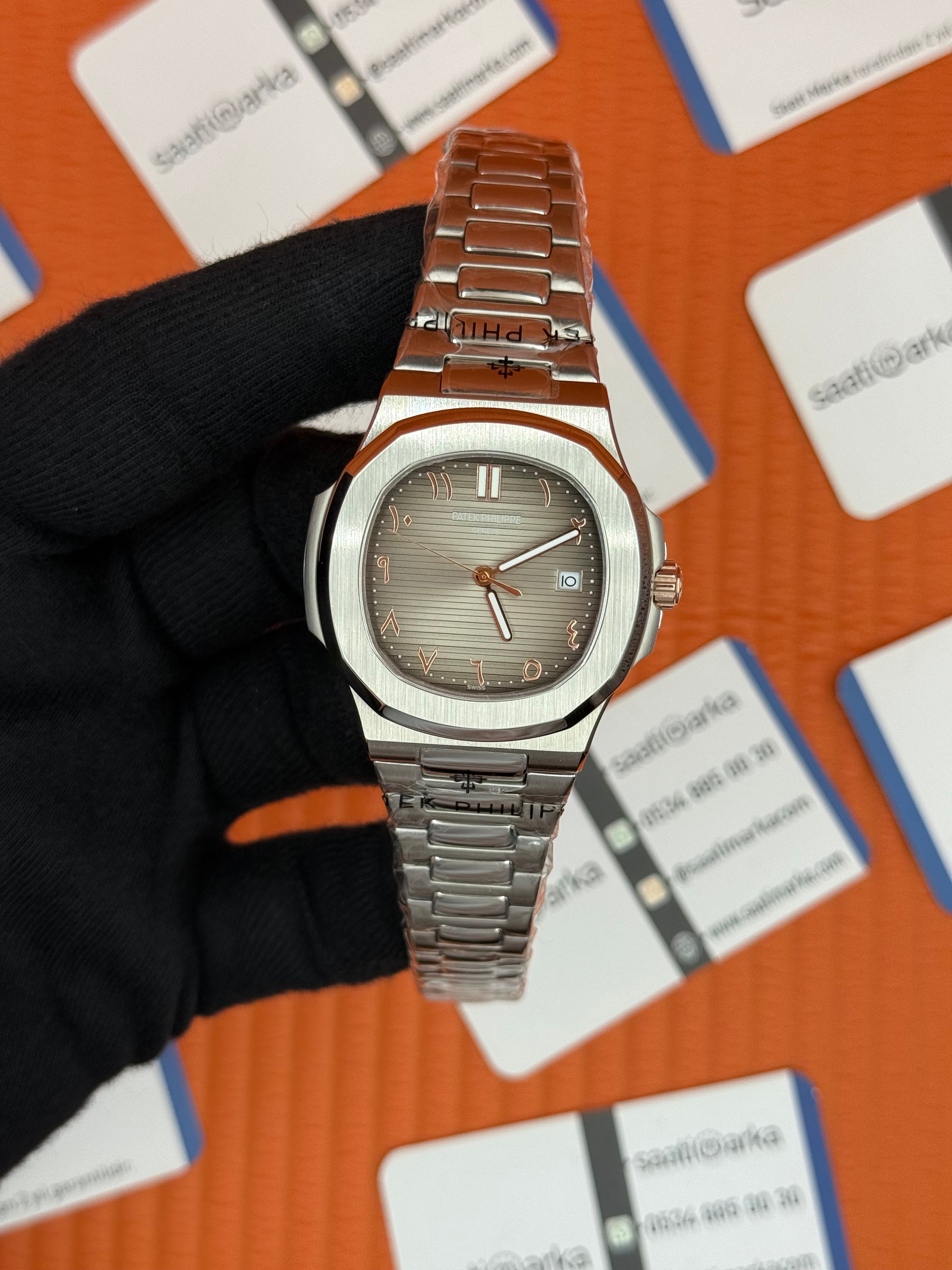 PATEK PHILIPPE NAUTİLUS GRİ KADRAN ARAPÇA İNDEXLİ SİLVER KASA-KORDON 