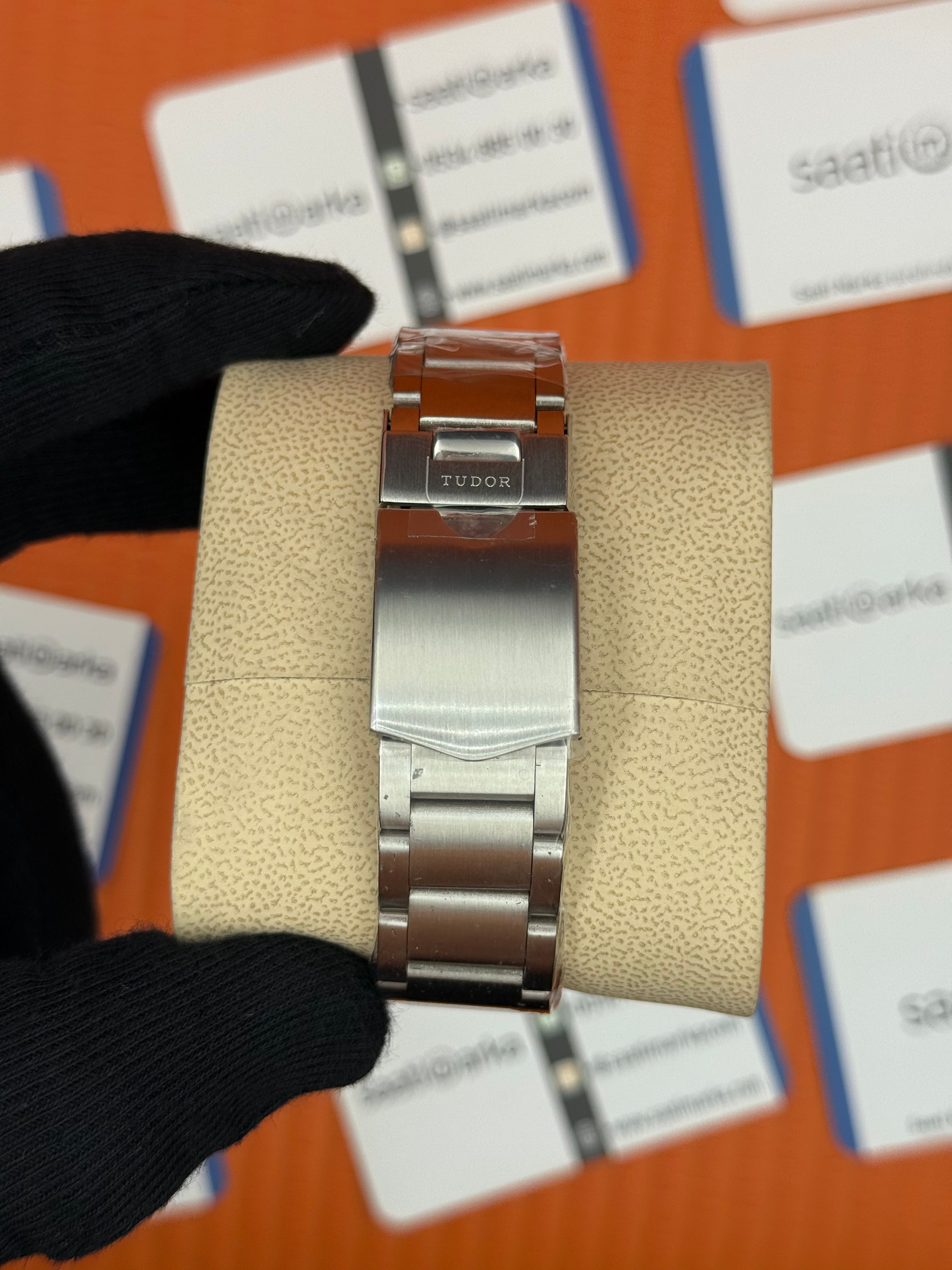 TUDOR black bey siyah kadran yeşil bezel silver kasa kordon 41mm erkek kol saati