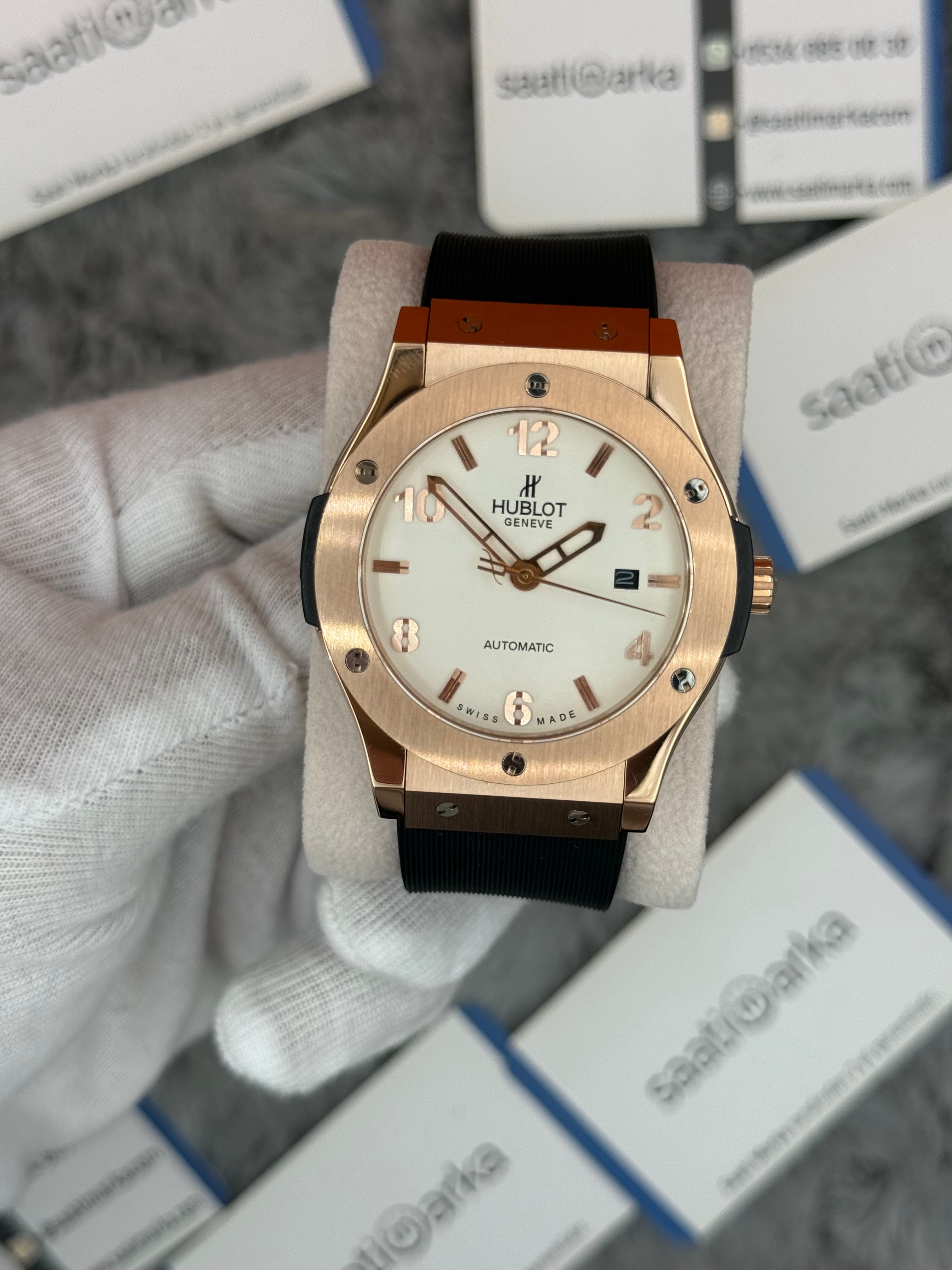 HUBLOT vendome 41mm rose kasa beyaz kadran siyah kauçuk kordon erkek kol saati