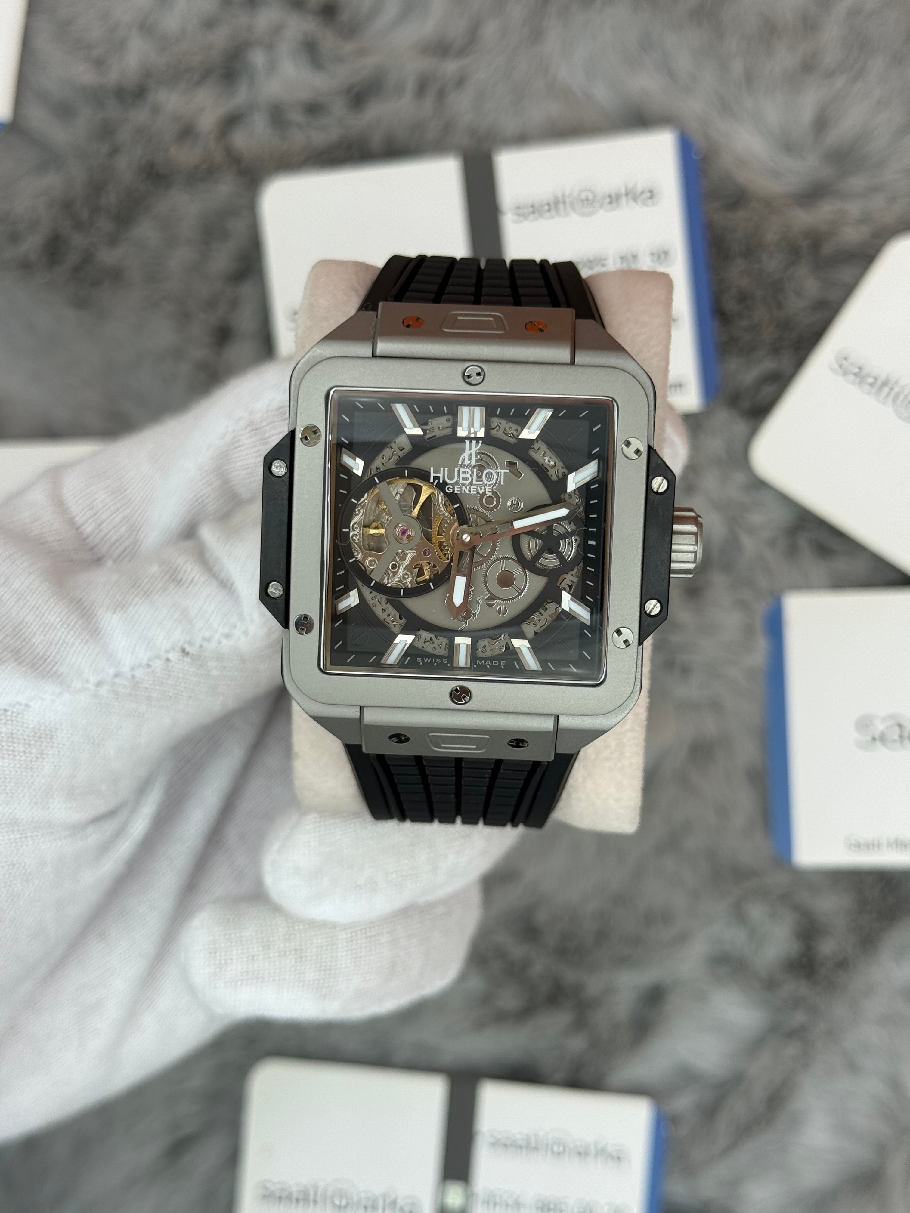 HUBLOT square bang tourbillon 42mm silver kasa siyah kauçuk kordon erkek kol saati