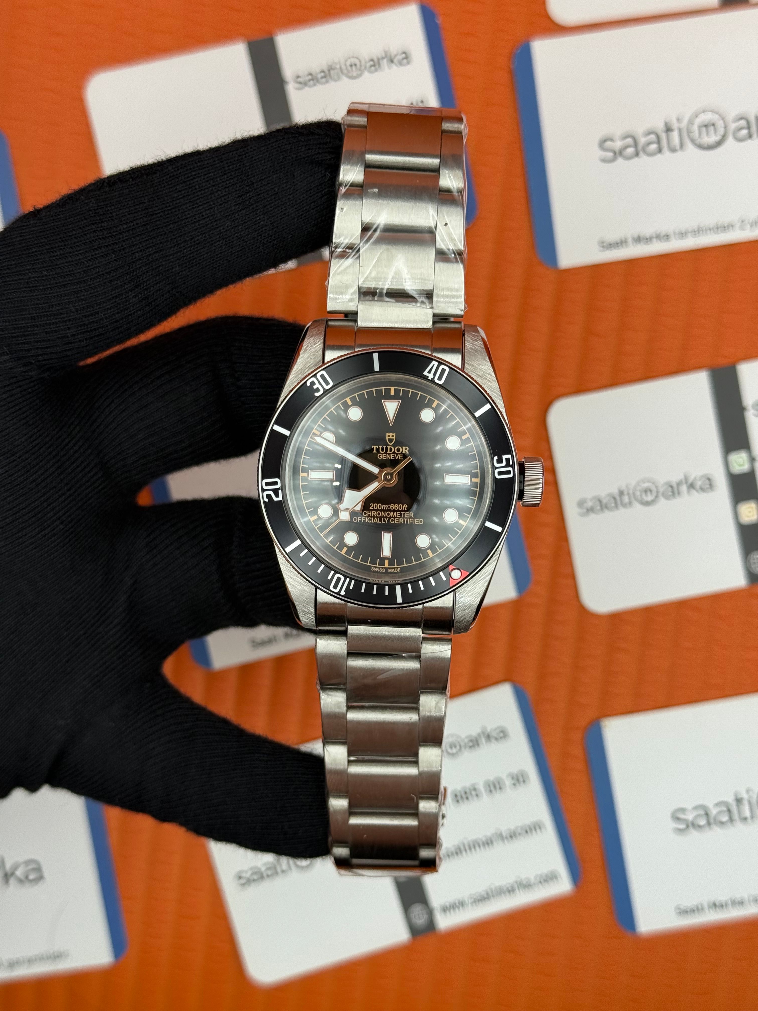 TUDOR black bey siyah kadran siyah bezel silver kasa kordon 41mm erkek kol saati
