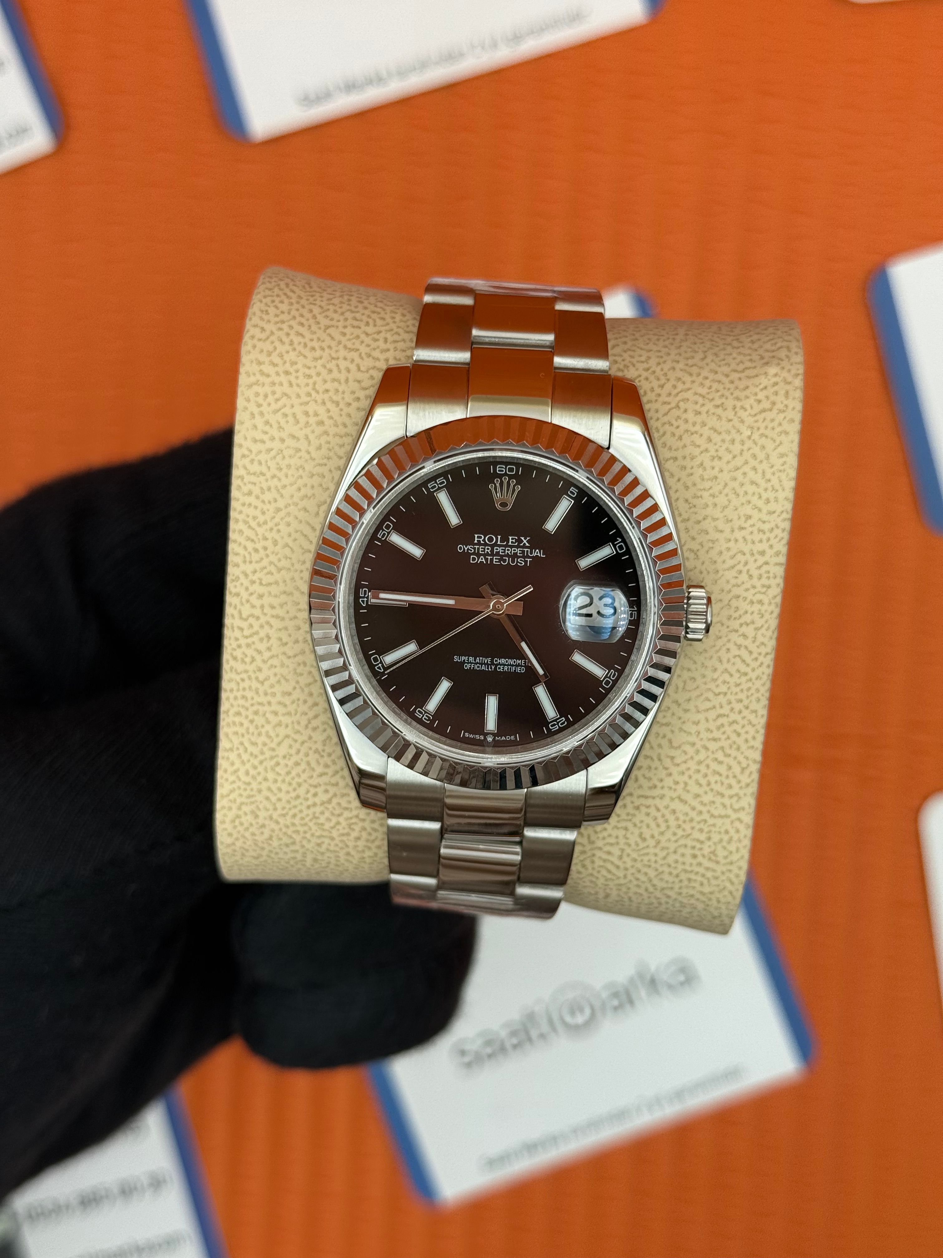 ROLEX Datejust black dial silver oyster kordon