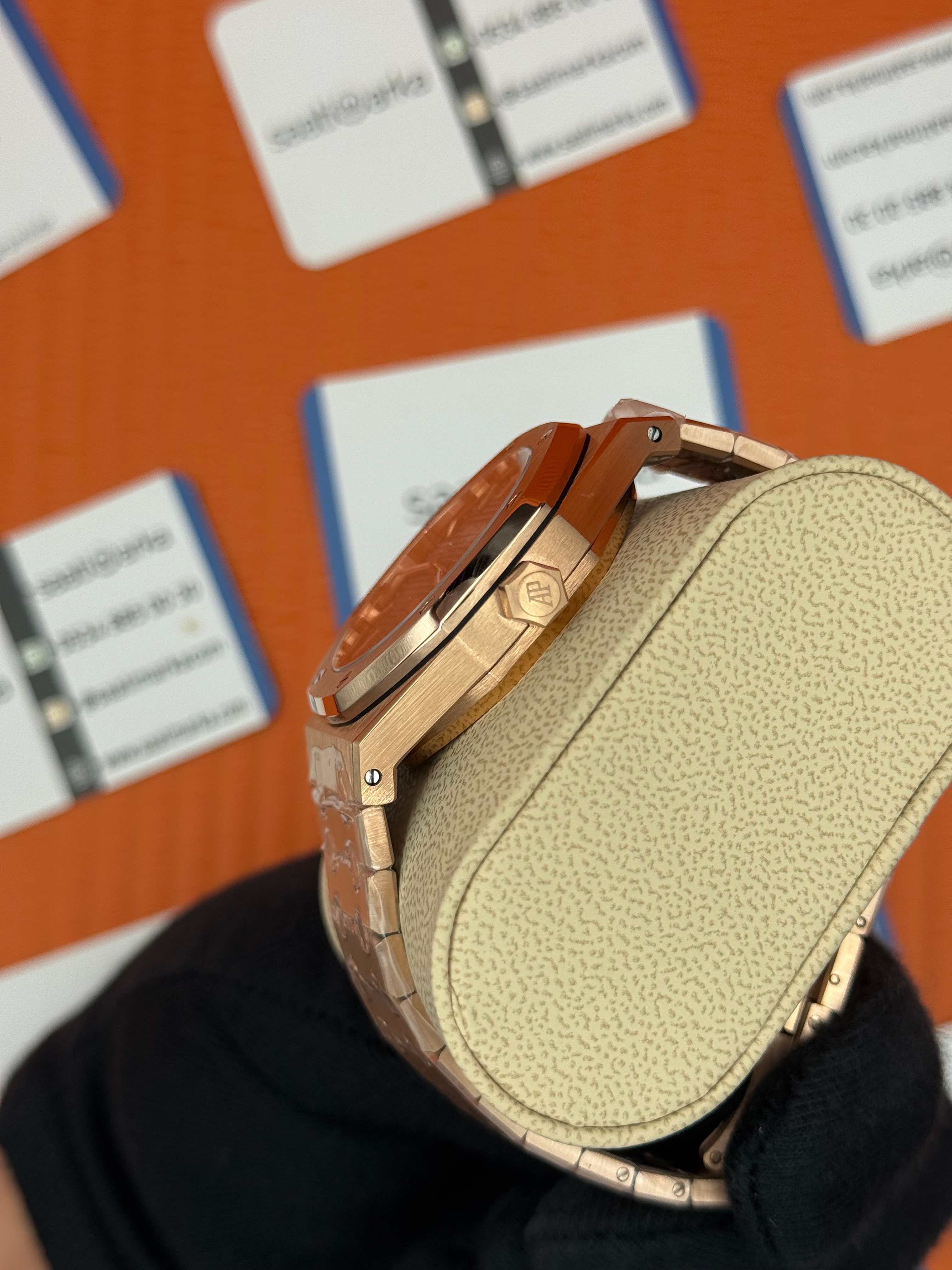 AUDEMARS PİGUET ROYAL OAK DUMAN GRİ KADRAN ROSE KASA KORDON OTOMATİK MEKANİZMA