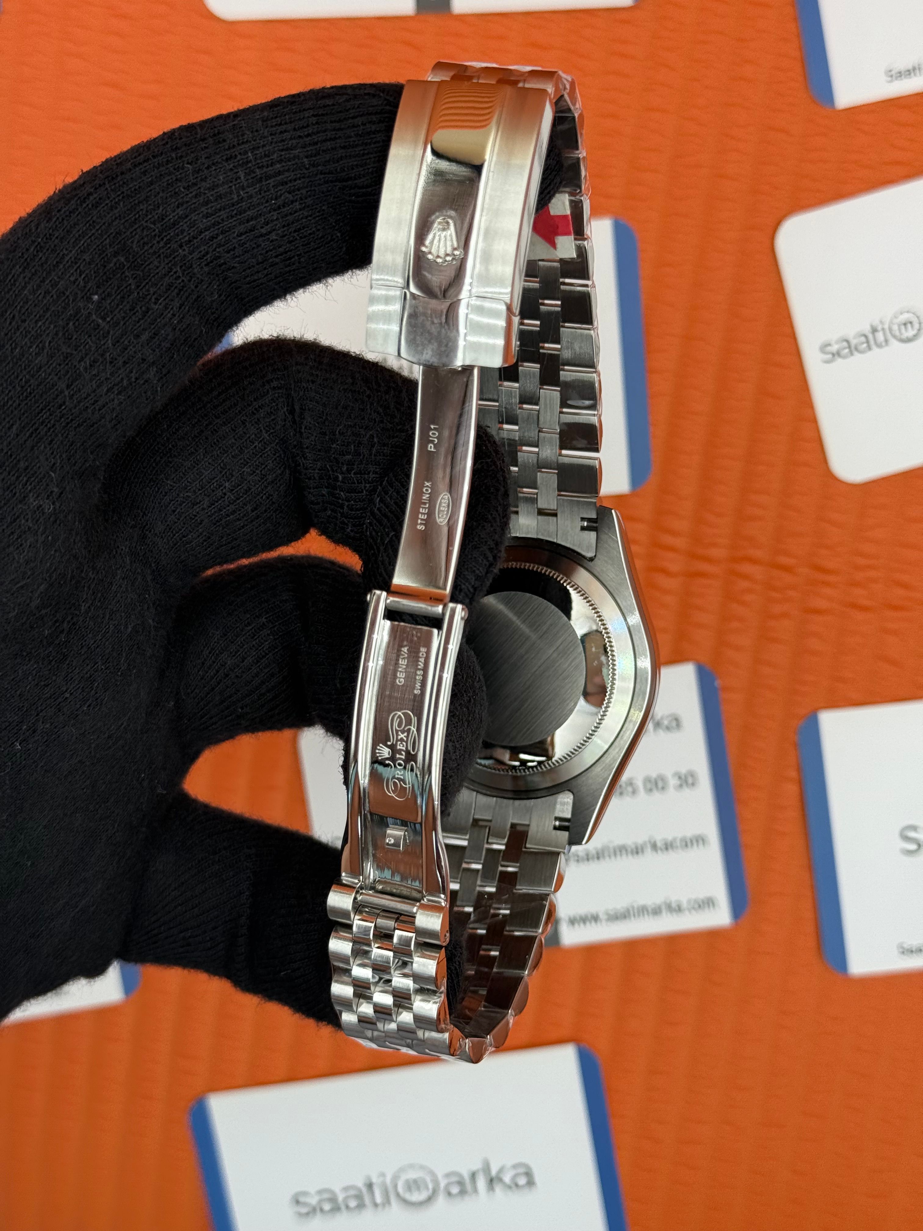 ROLEX Datejust  cherry dial silver jubile kordon