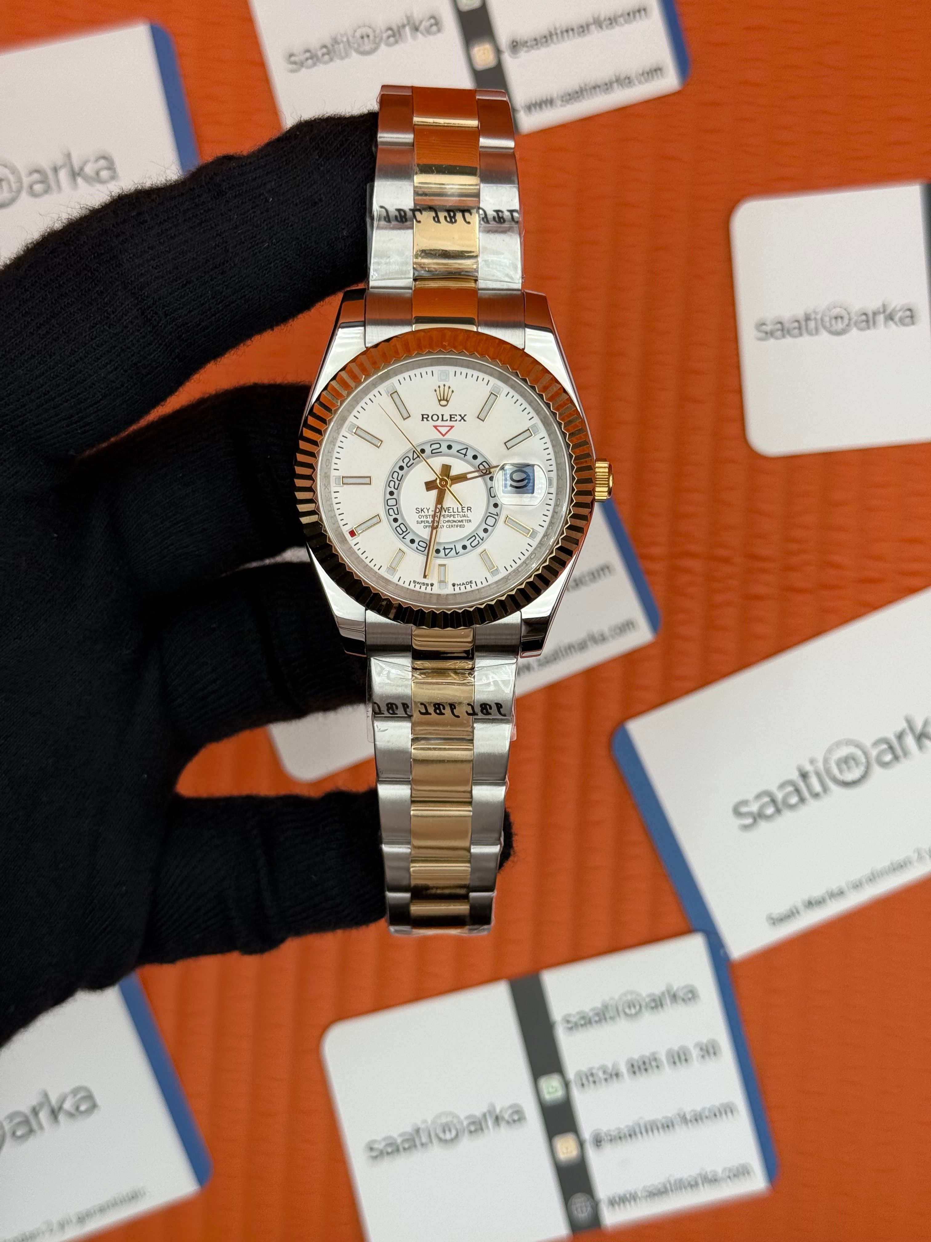 ROLEX Sky Dweller white dial oyster kordon gold silver kasa-kordon