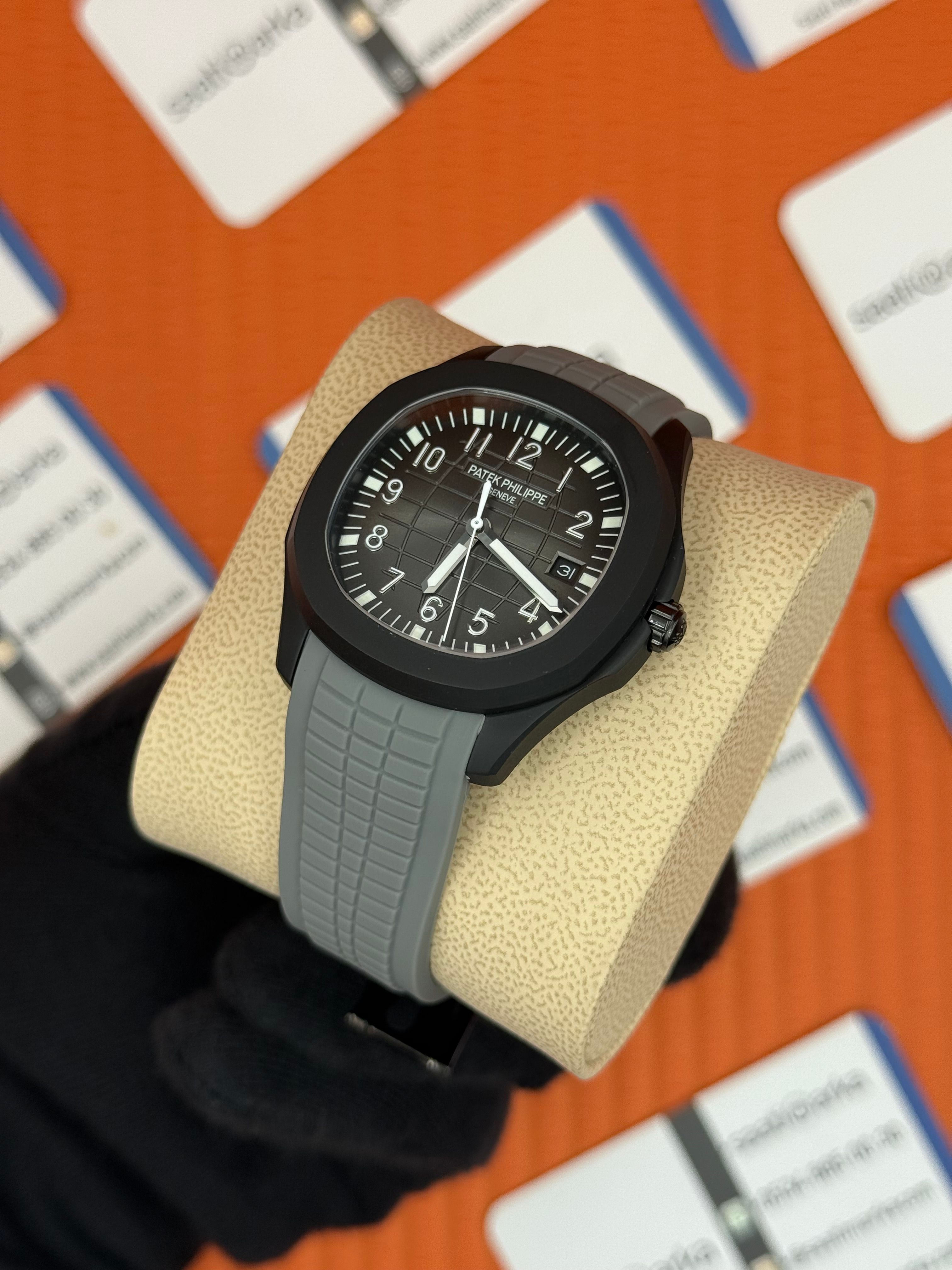 PATEK PHILIPPE AQUANAUT GRİ KAUÇUK KORDON SİYAH KADRAN-KASA 