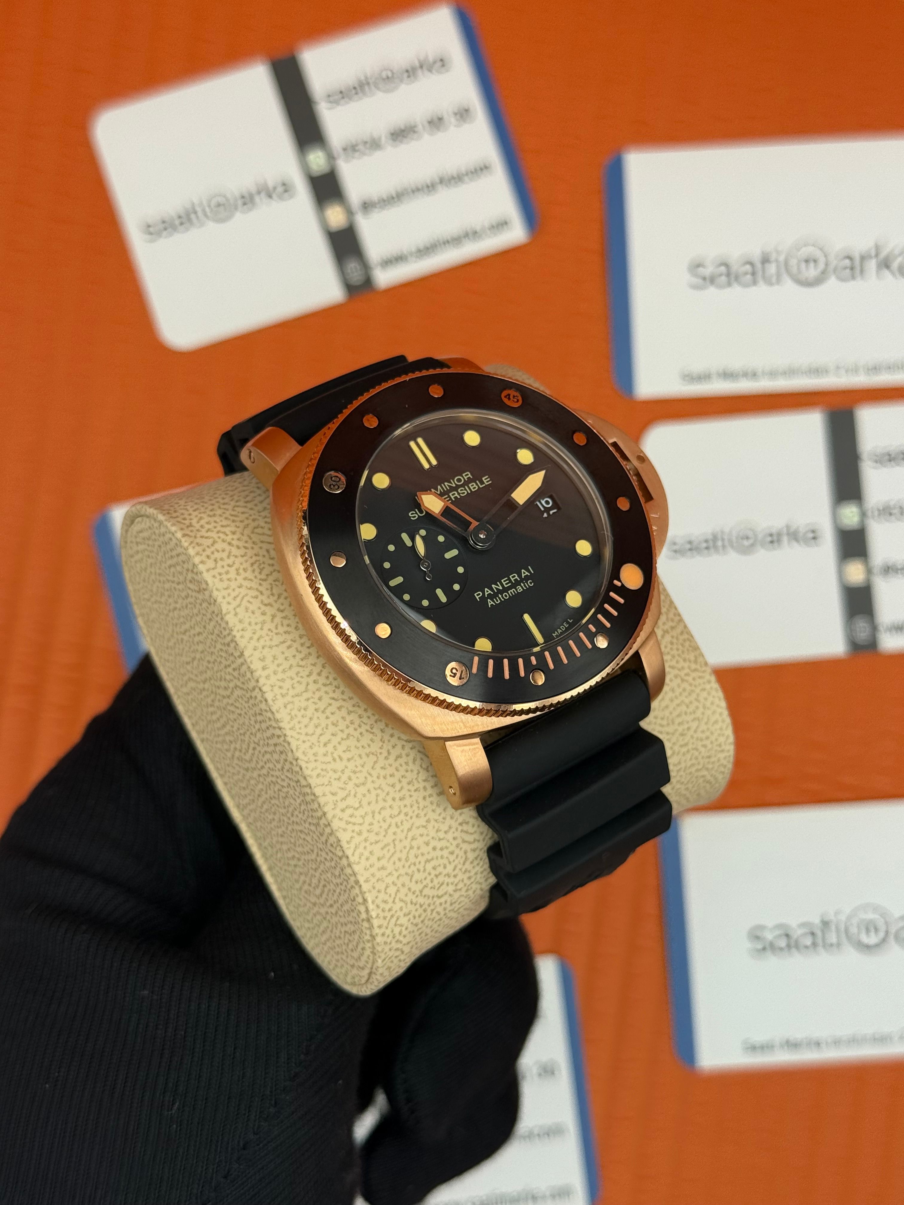 PANERAI submersible automatic rose kasa siyah bezel siyah kauçuk kordon