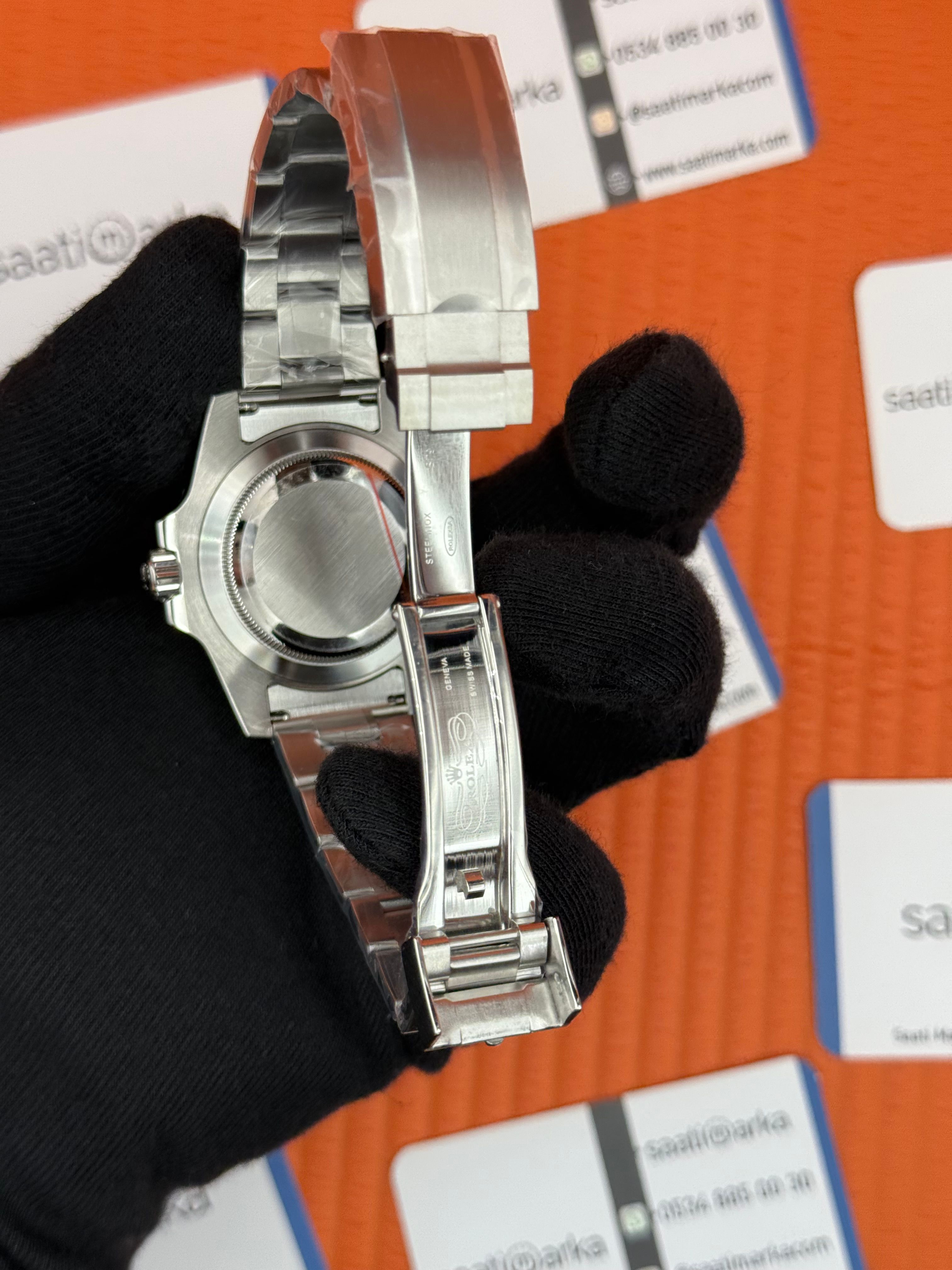 ROLEX Submariner date oyster perpetual black dial
