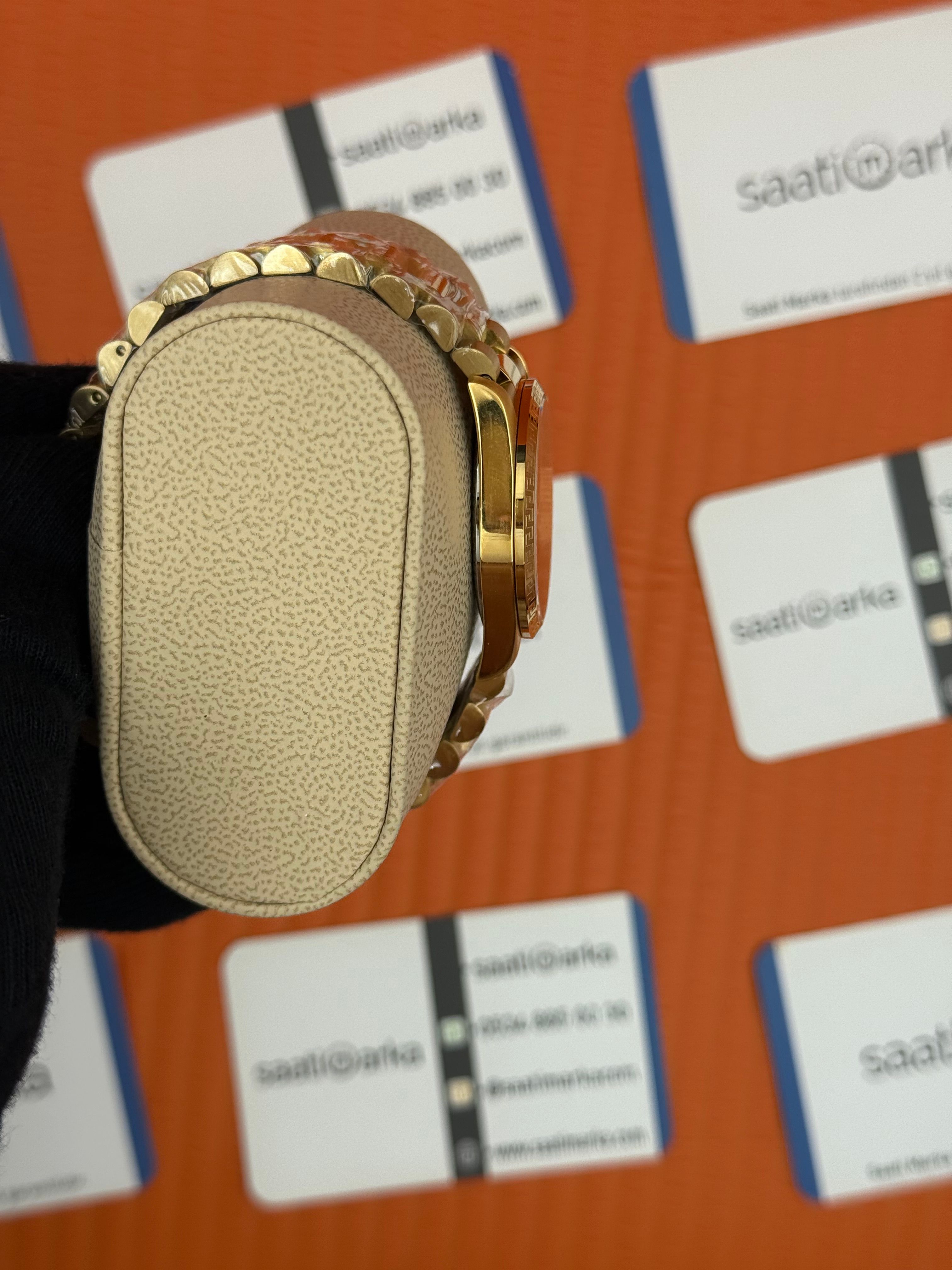 VERSACE siyah kadran gold kasa kordon kadın kol saati
