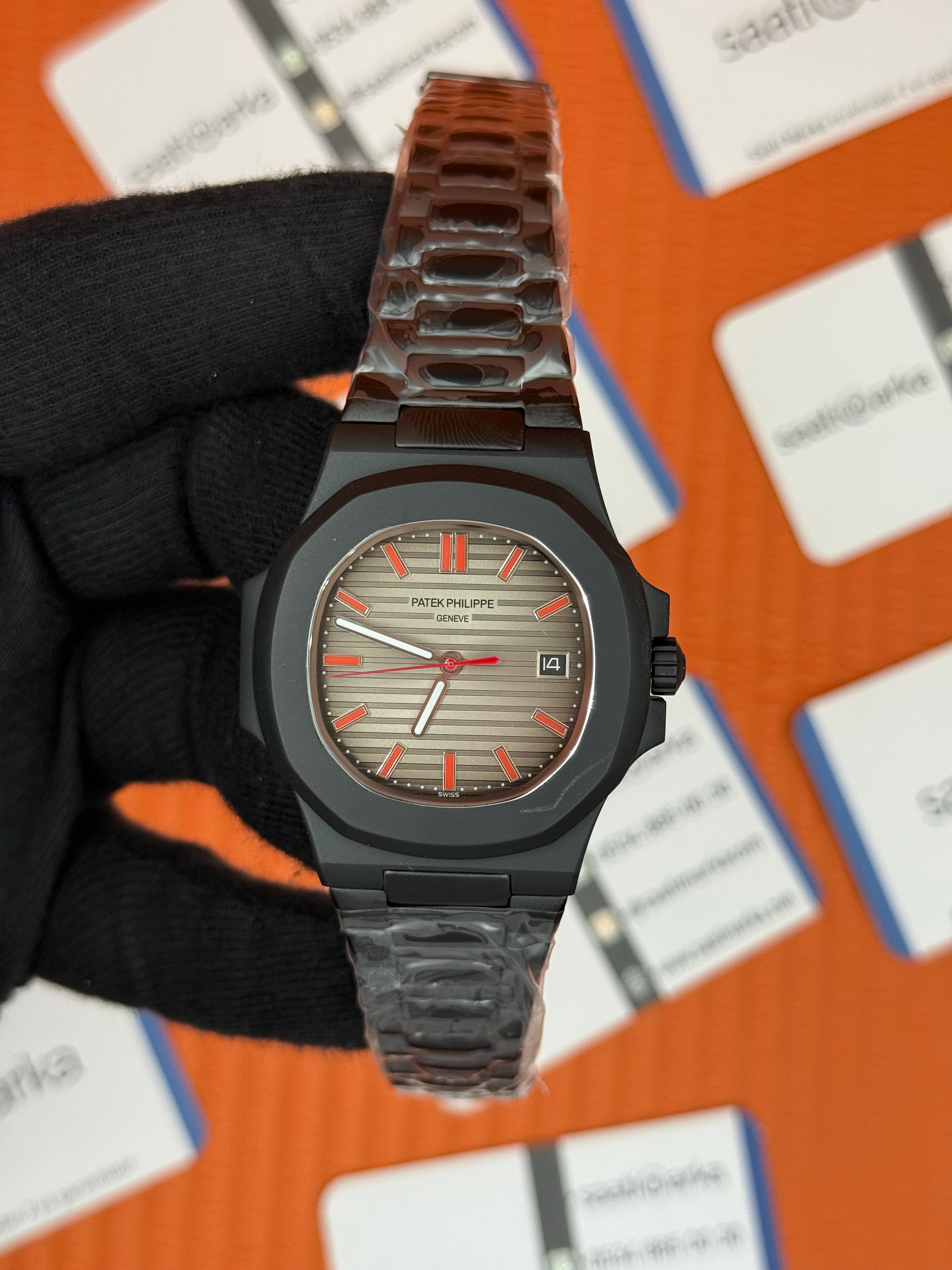 PATEK NAUTİLUS GRİ KADRAN SİYAH KASA- KORDON