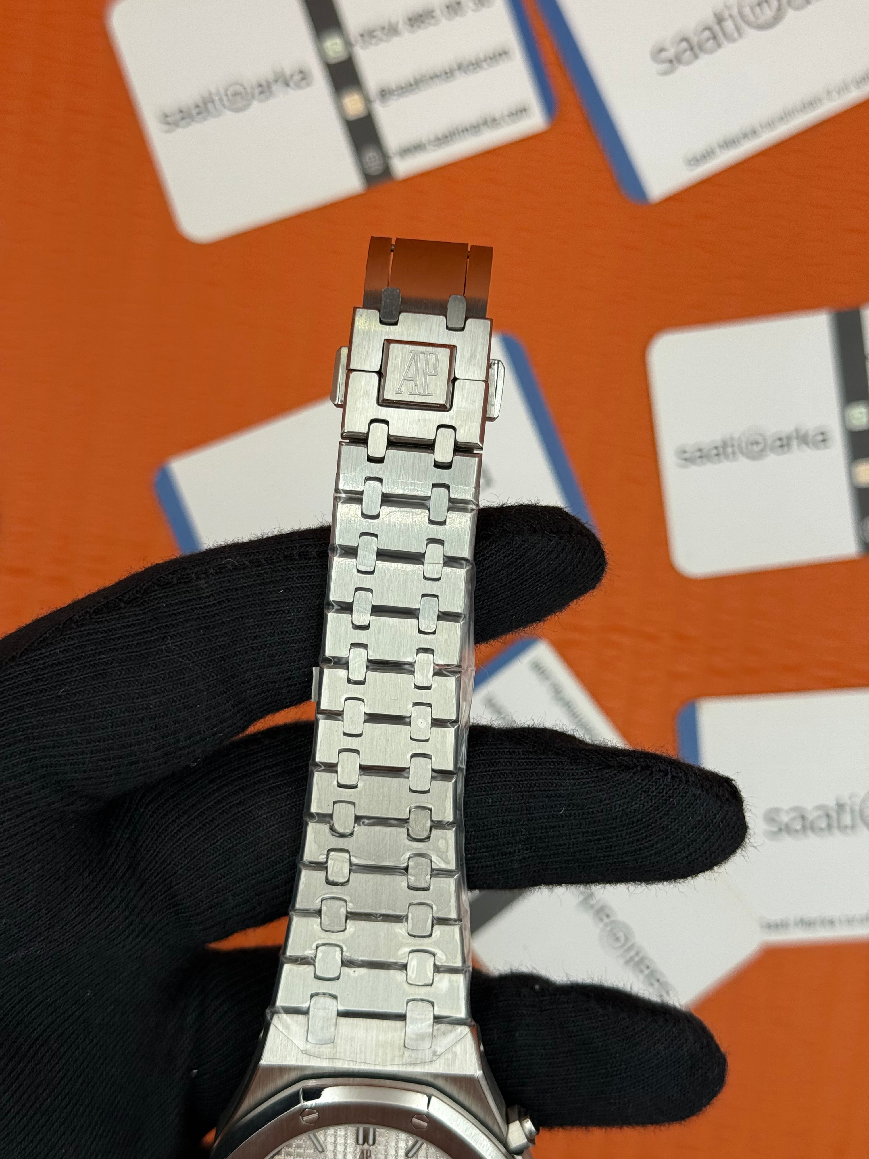 AUDEMARS PİGUET ROYAL OAK SİLVER KASA KORDON BEYAZ KADRAN