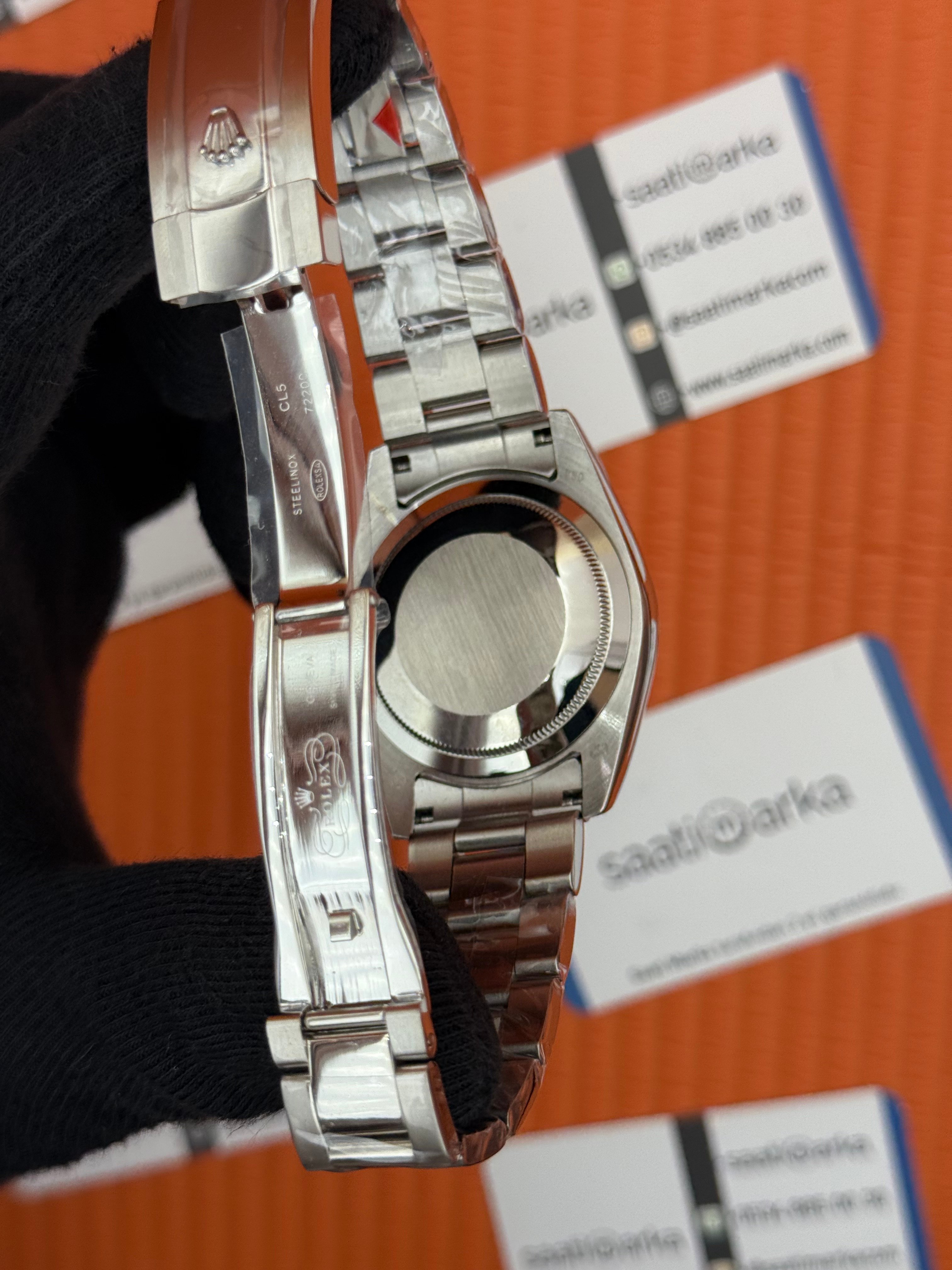 ROLEX Datejust black dial silver oyster kordon