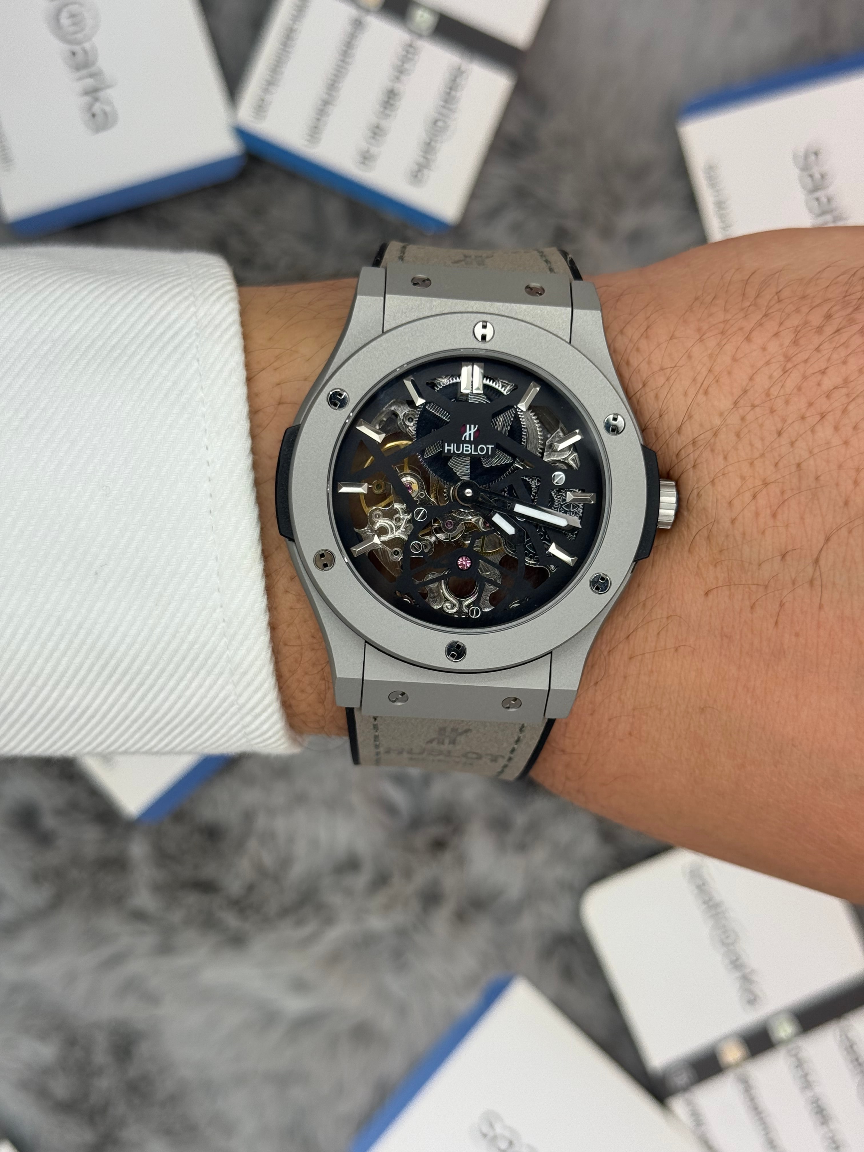 HUBLOT big bang tourbillon 41mm silver kasa gri deri kordon erkek kol saati