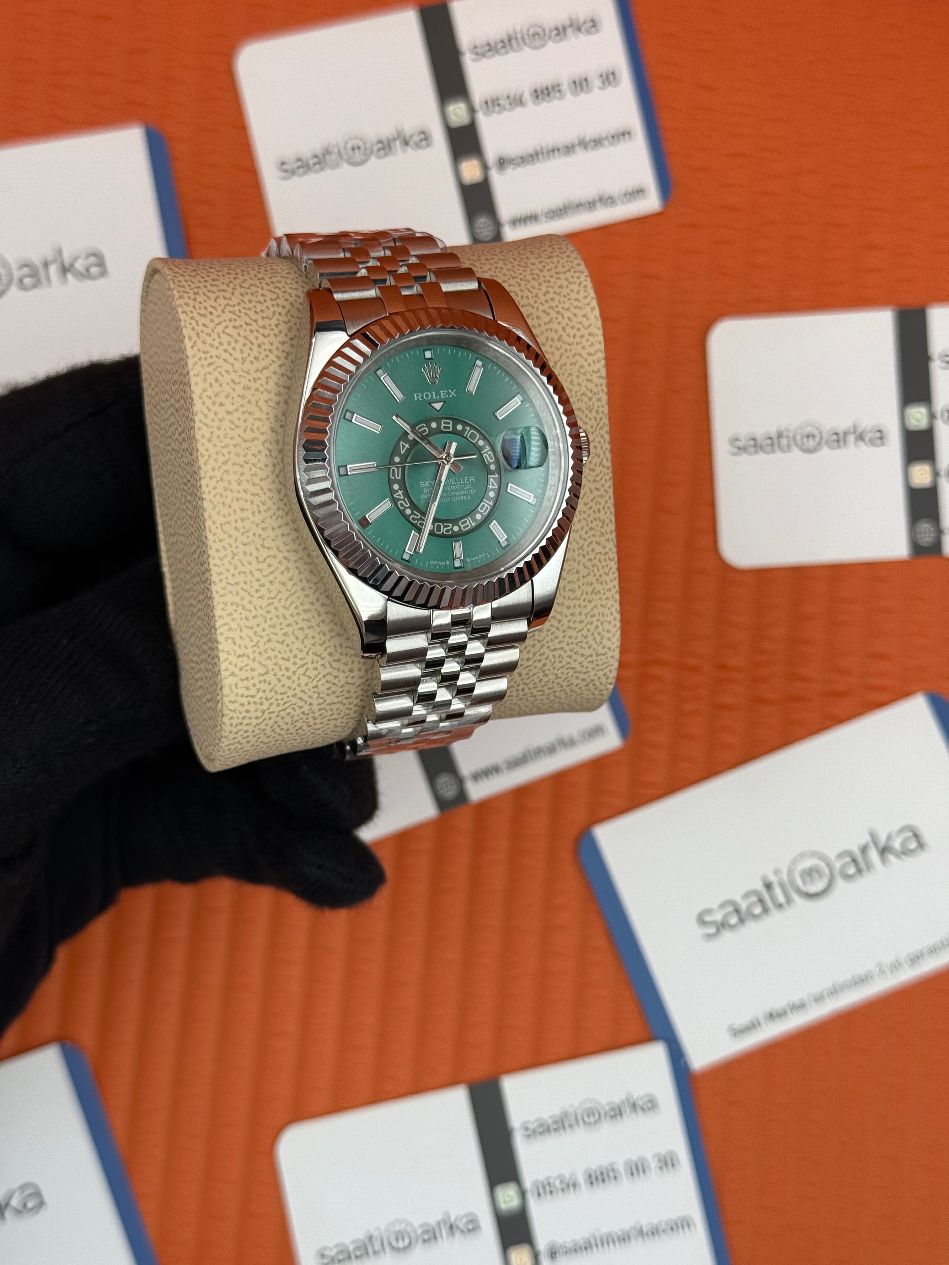 ROLEX Sky Dweller green dila jubilee kordon silver kasa-kordon
