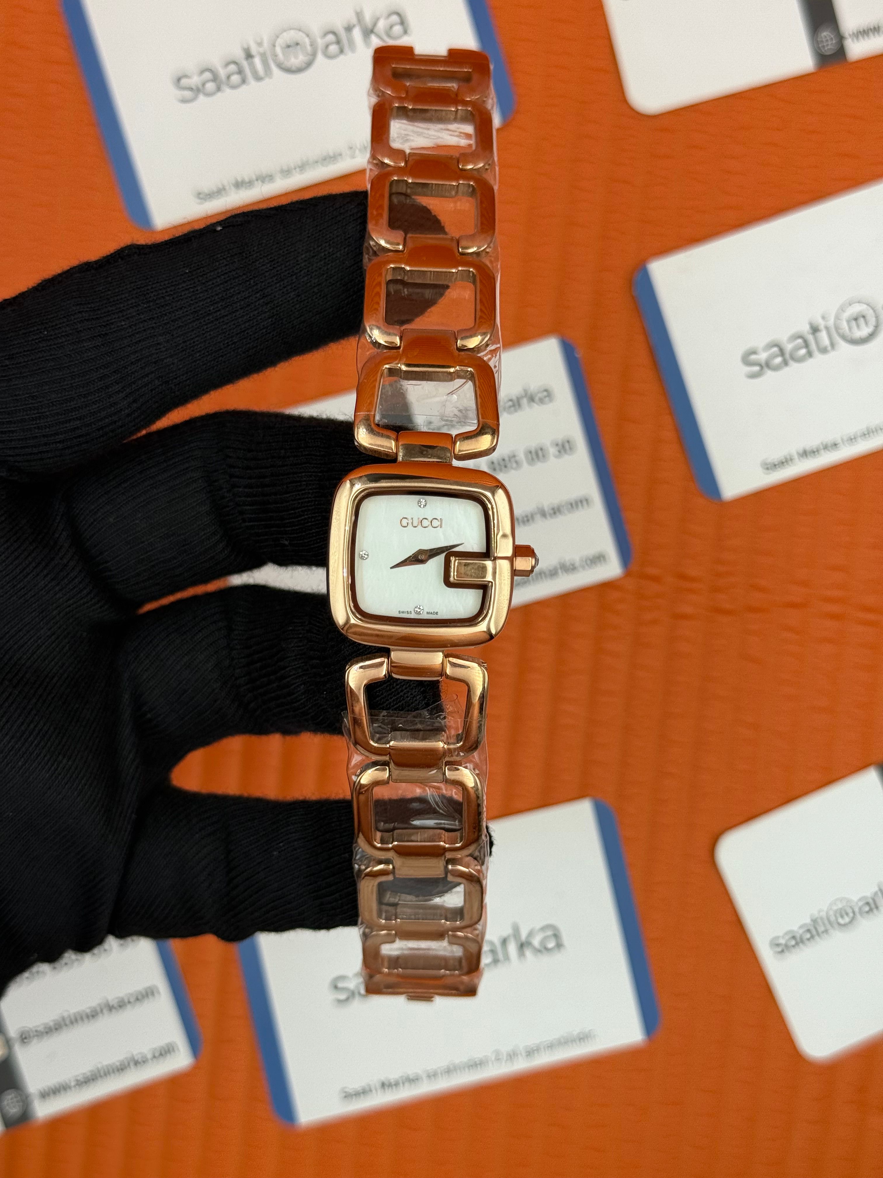 GUCCI YA125513 beyaz kadran rose kasa kordon kadın kol saati
