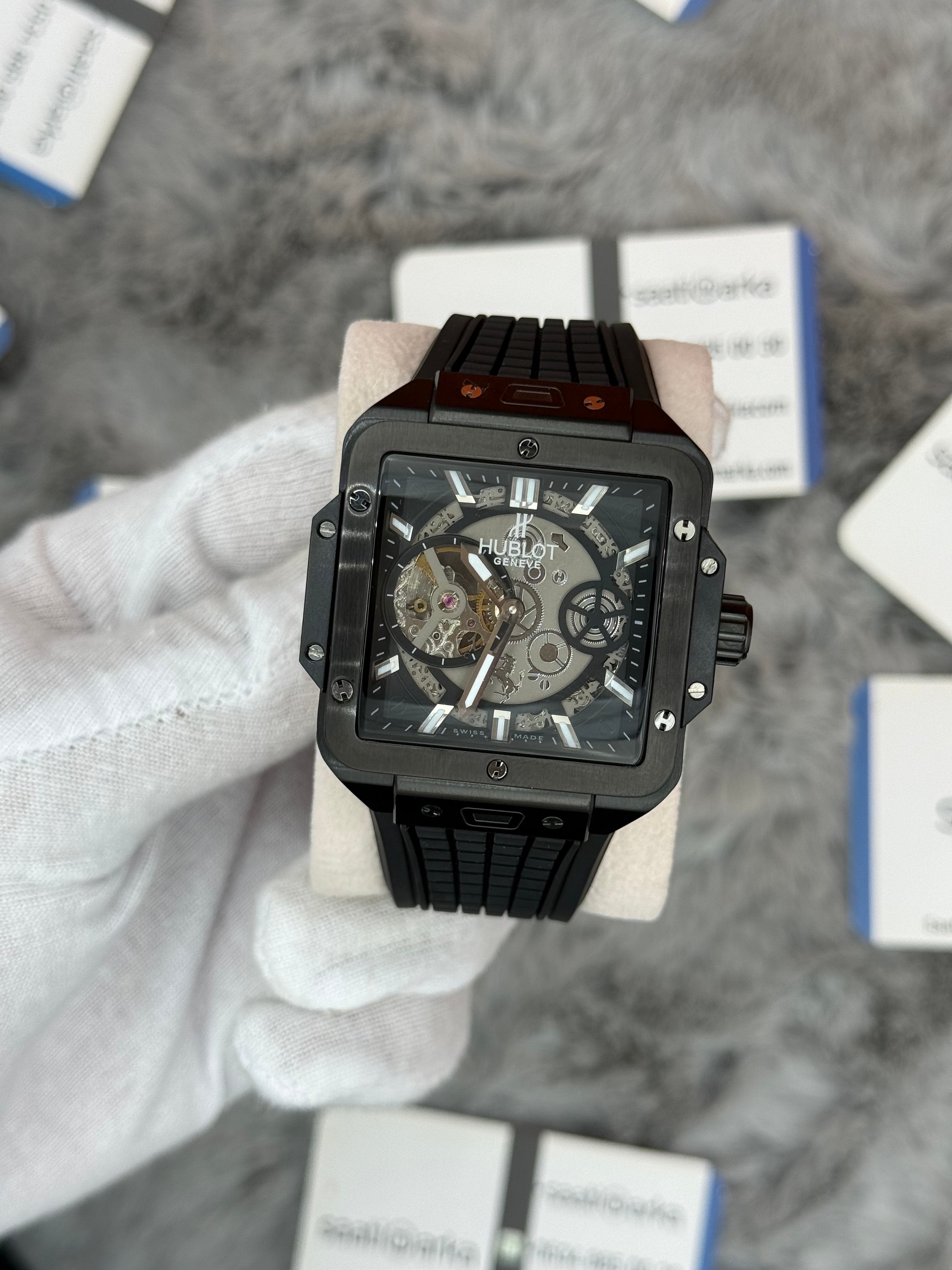 HUBLOT square bang tourbillon 42mm siyah kasa siyah kauçuk kordon erkek kol saati