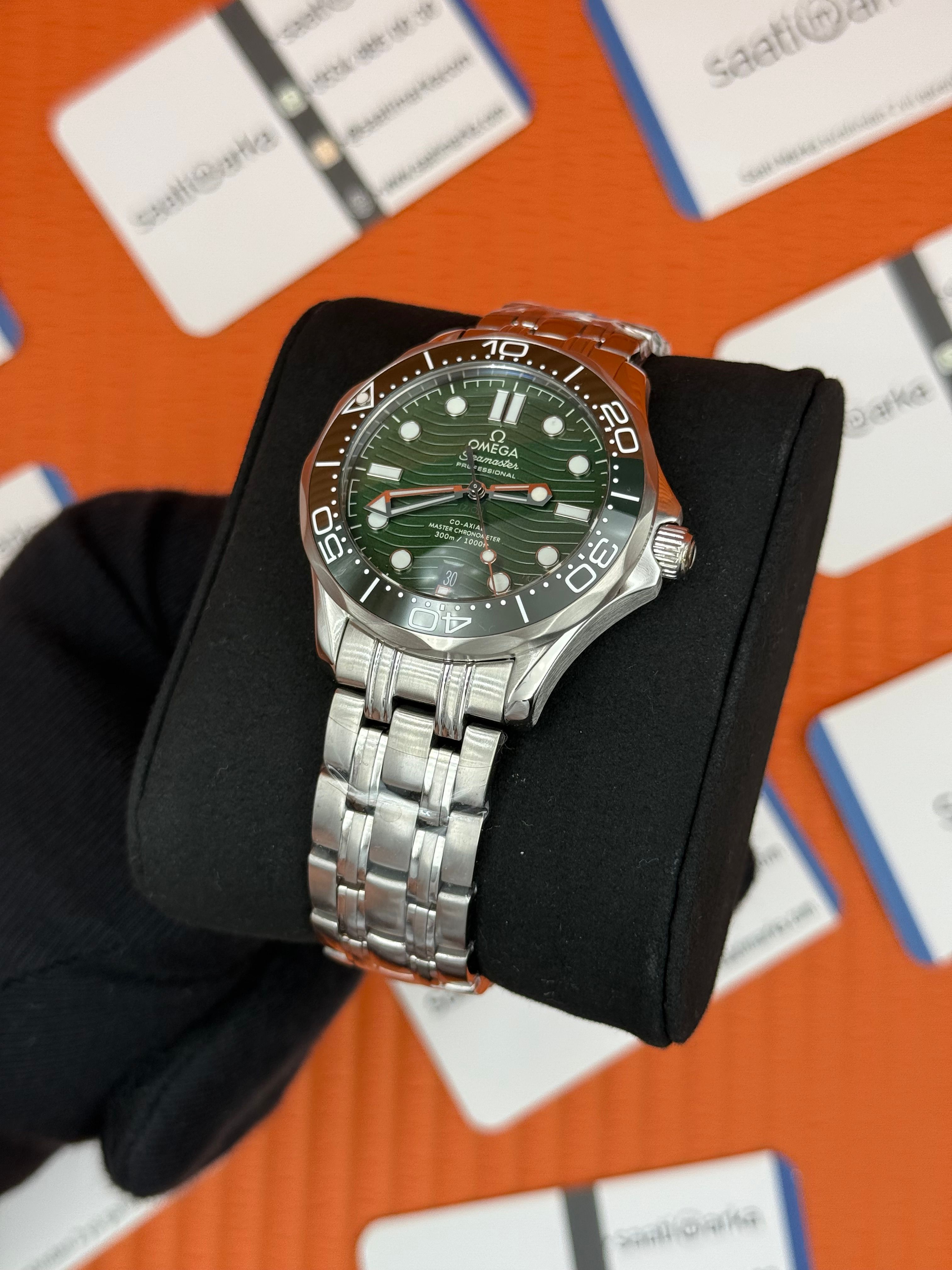 OMEGA SEAMASTER OTOMATİK MEKANİZMA YEŞİL KADRAN BEZEL 