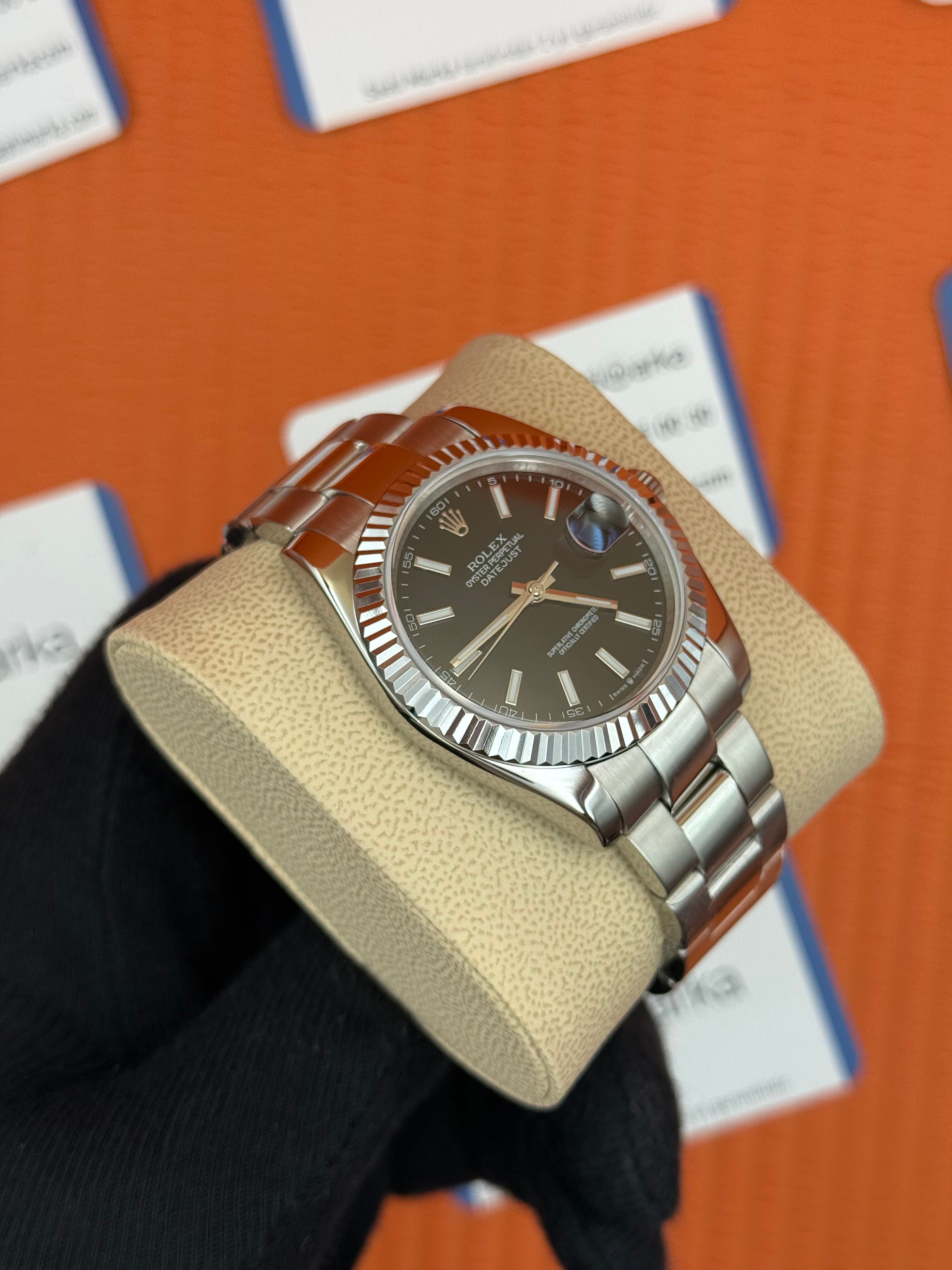 ROLEX Datejust black dial silver oyster kordon