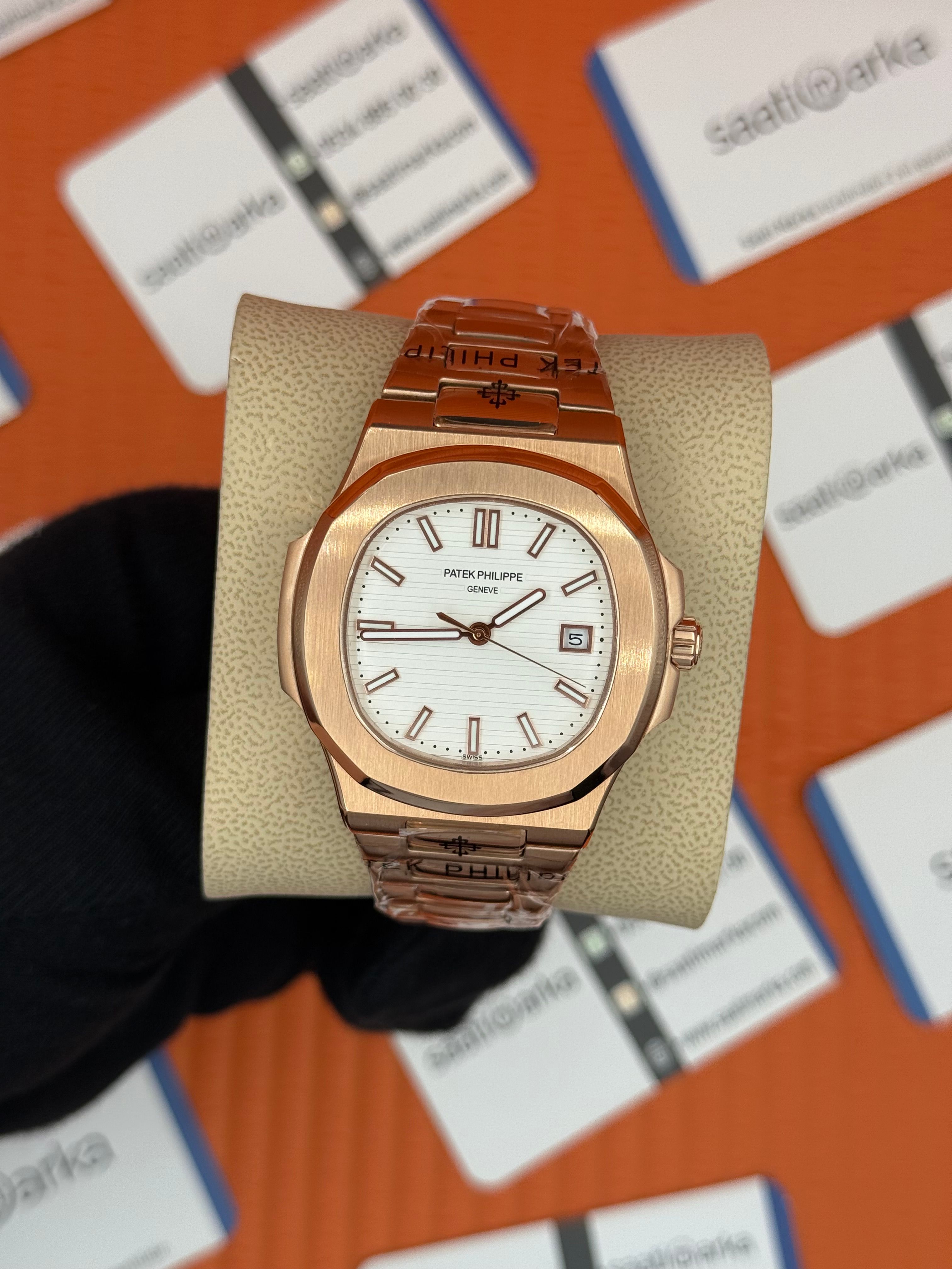 PATEK PHILIPPE nautilus beyaz kadran rose kasa-kordon