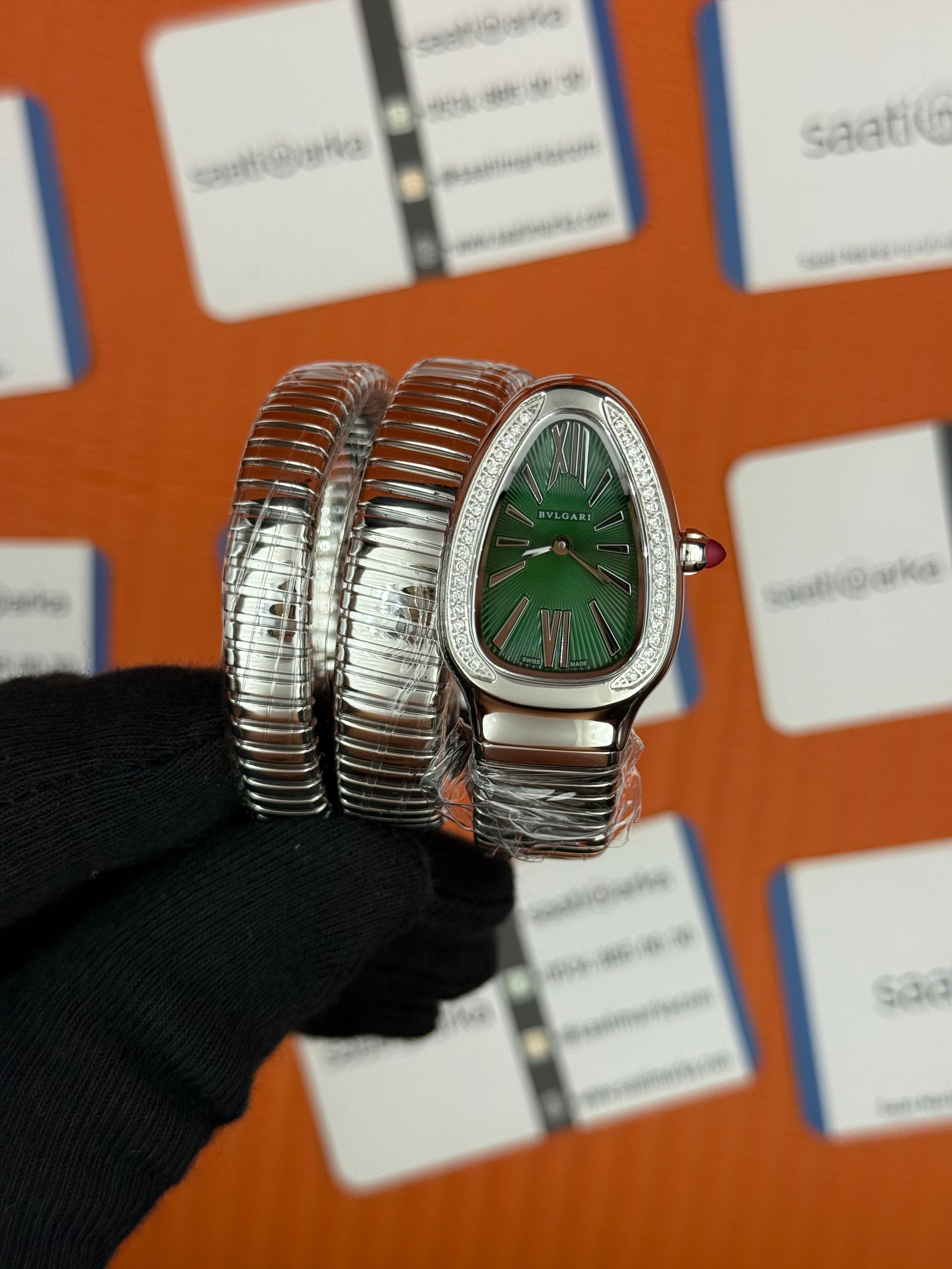 BVLGARİ serpenti çift sarma silver kordon taşlı bezel yeşil kadran kadın kol saati