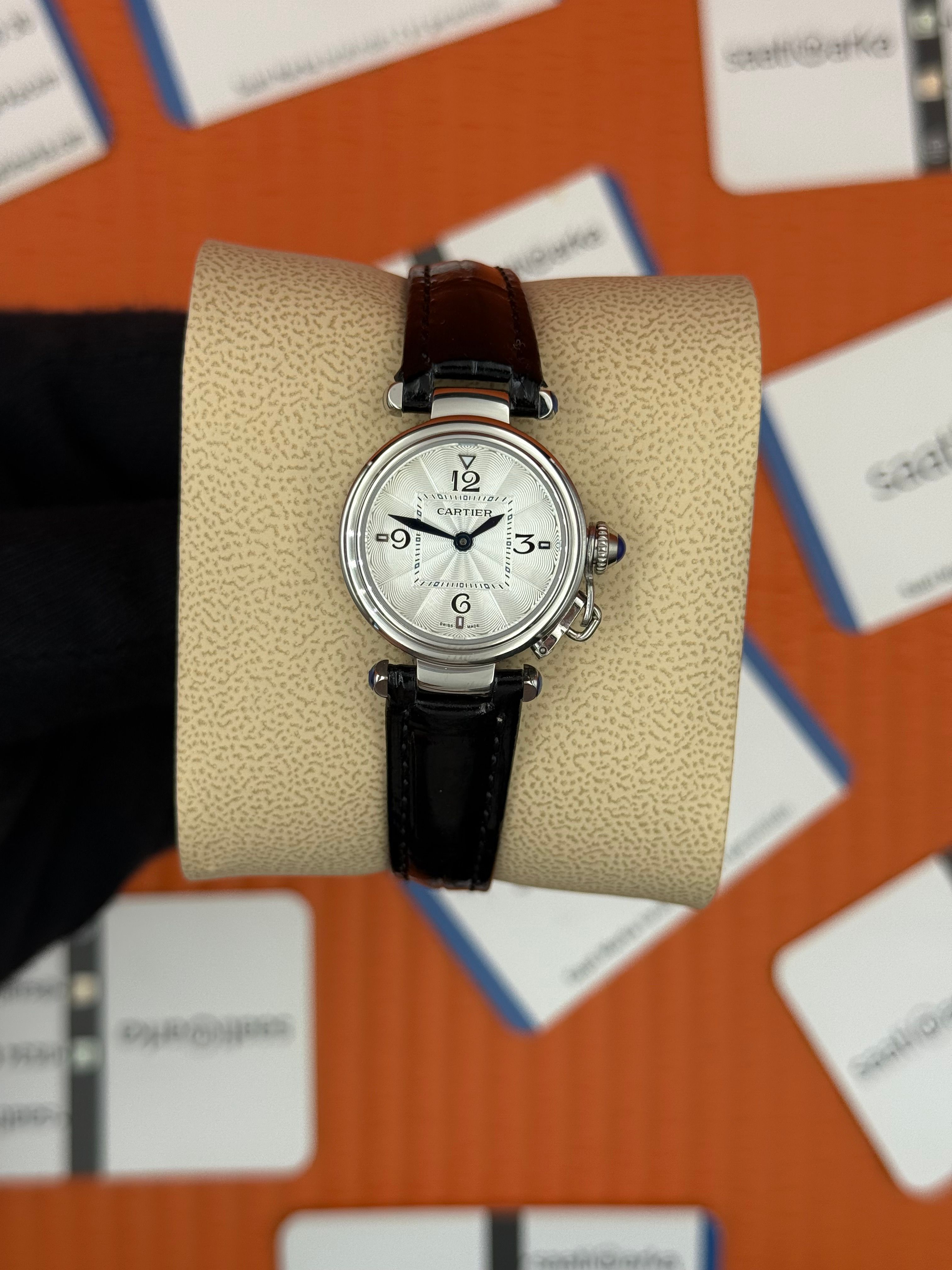 CARTIER Pasha 27mm kadın kol saati silver kasa siyah deri kordon