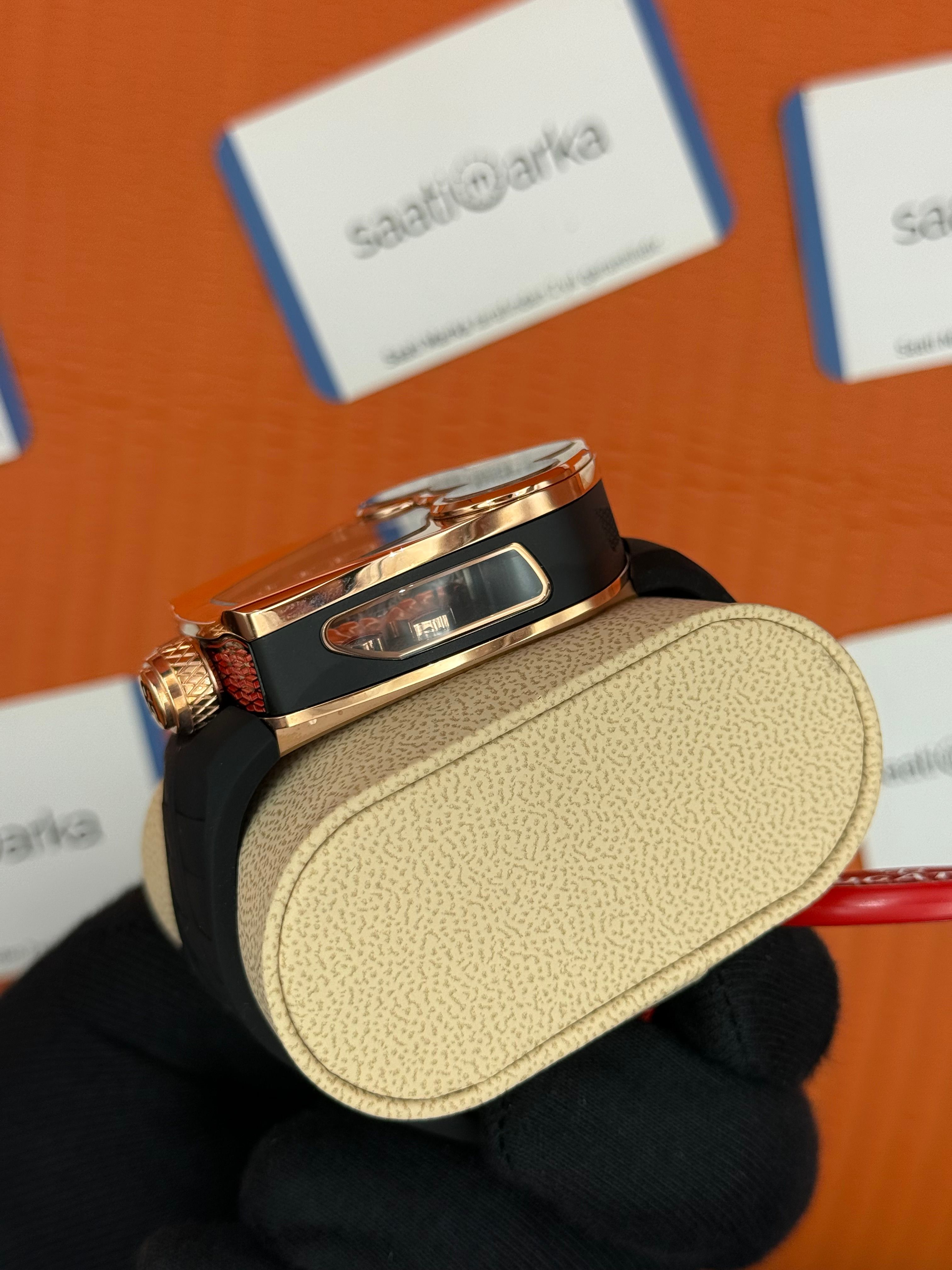 JACOB&CO BUGATTI turbillon kadran siyah kauçuk kordon rose kasa 