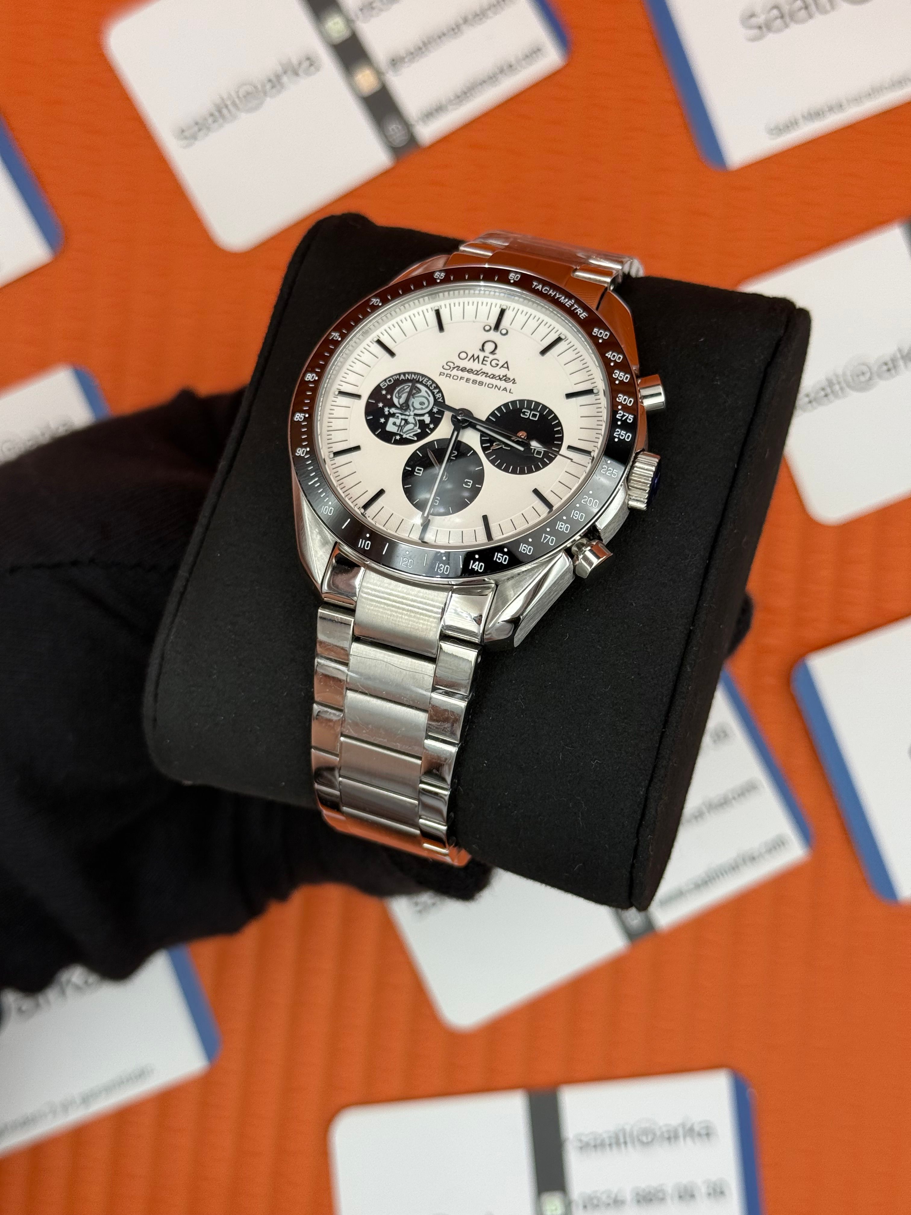 OMEGA SPEEDMASTER 50TH ANNIVERSARY BEYAZ SİYAH DETAYLI KADRAN SİYAH BEZEL 