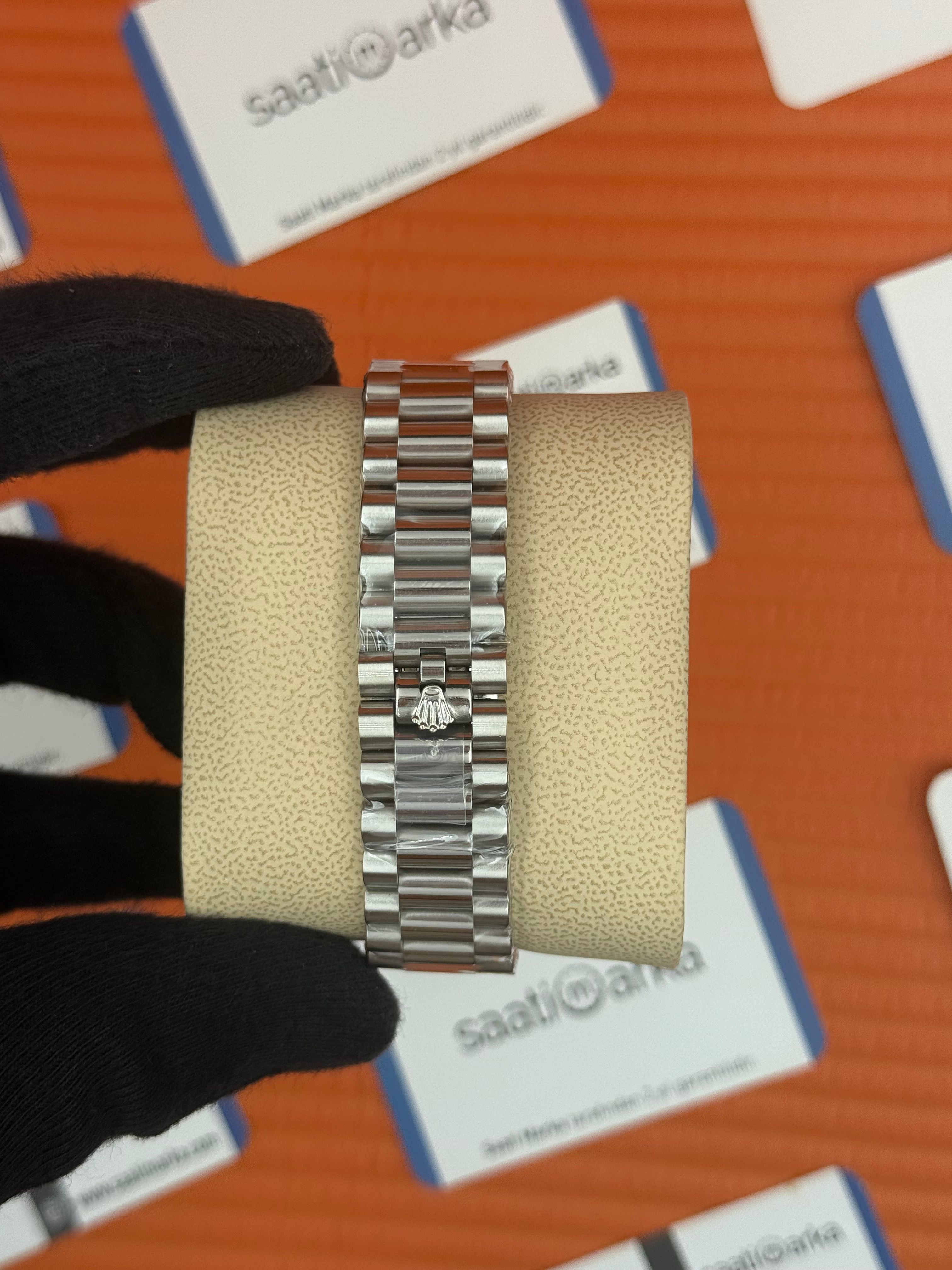 ROLEX Day Date baget taşlı mavi siyah kadran silver president kordon
