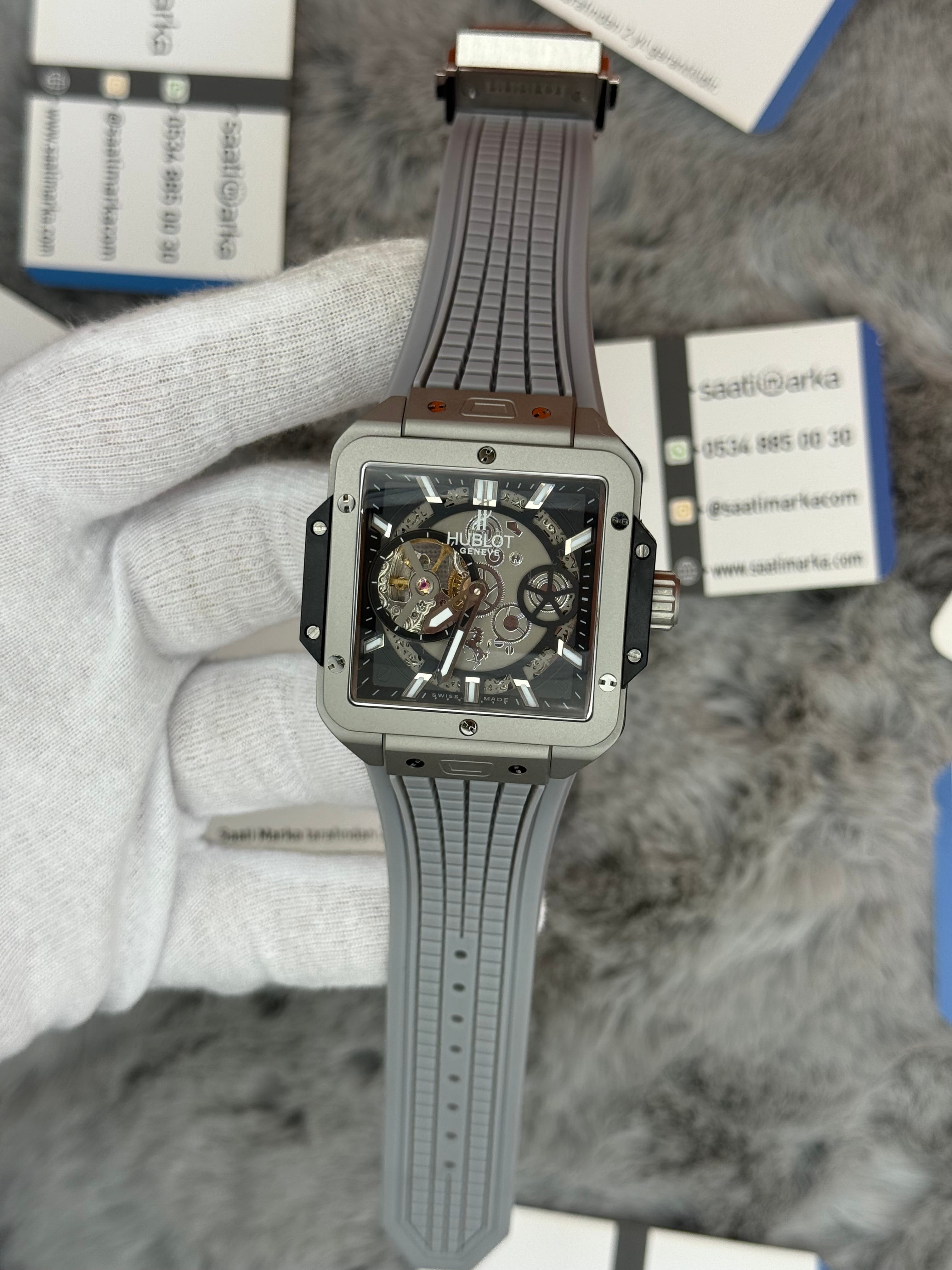 HUBLOT square bang tourbillon 42mm silver kasa gri kauçuk kordon erkek kol saati