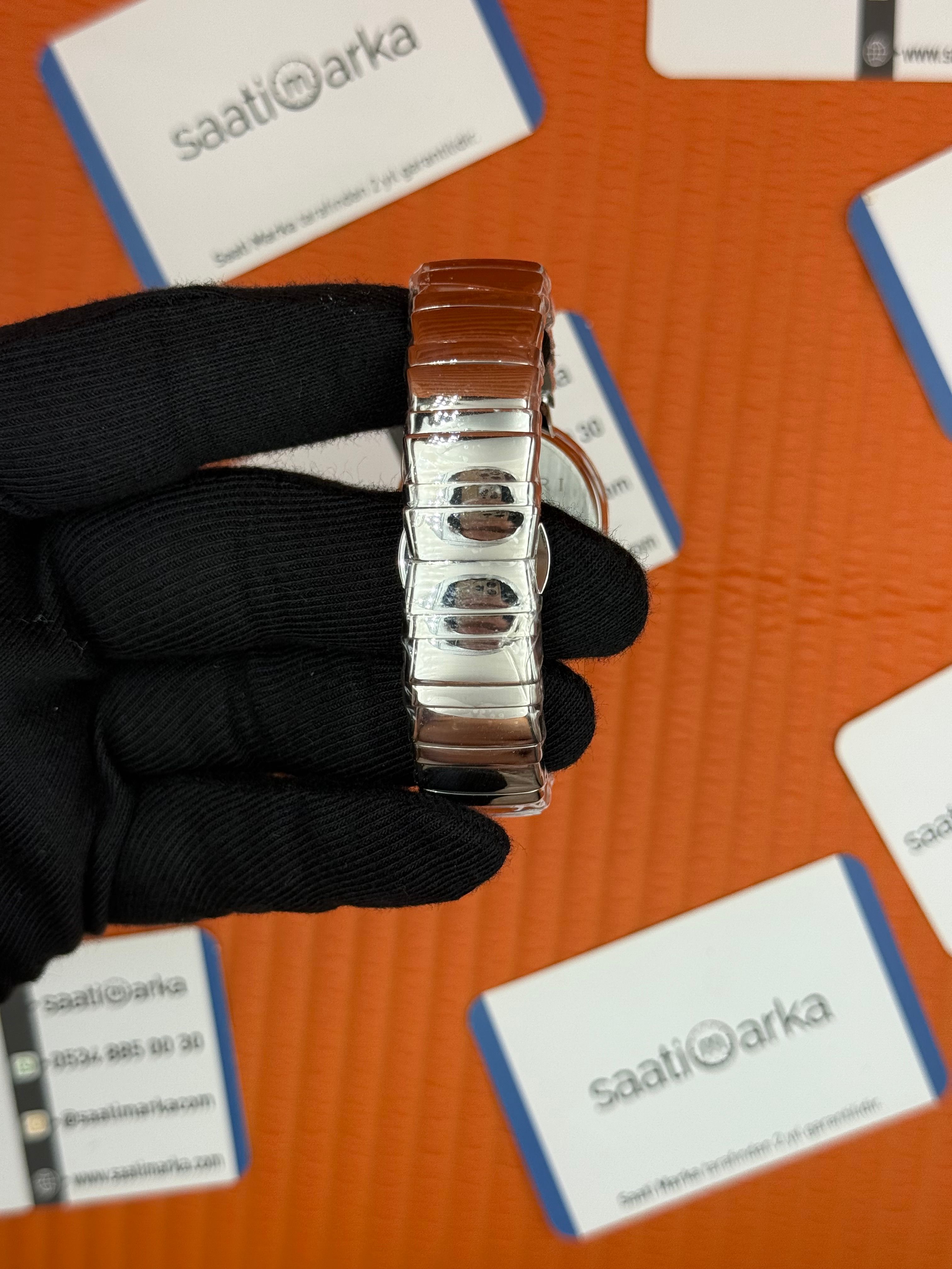BVLGARI beyaz kadran silver kasa kordon kadın kol saati