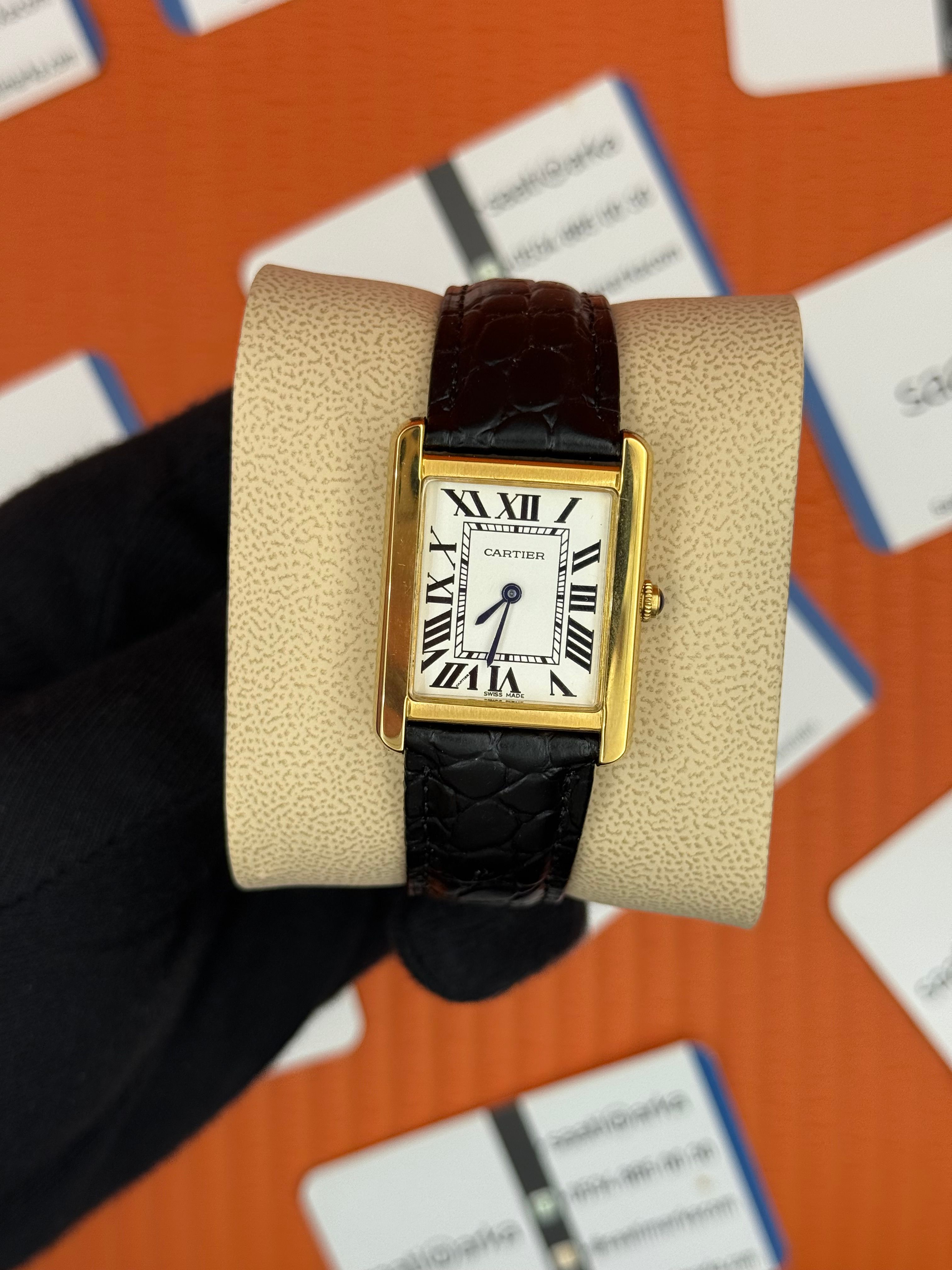 CARTIER Tank 29mm kadın kol saati gold kasa siyah deri kordon