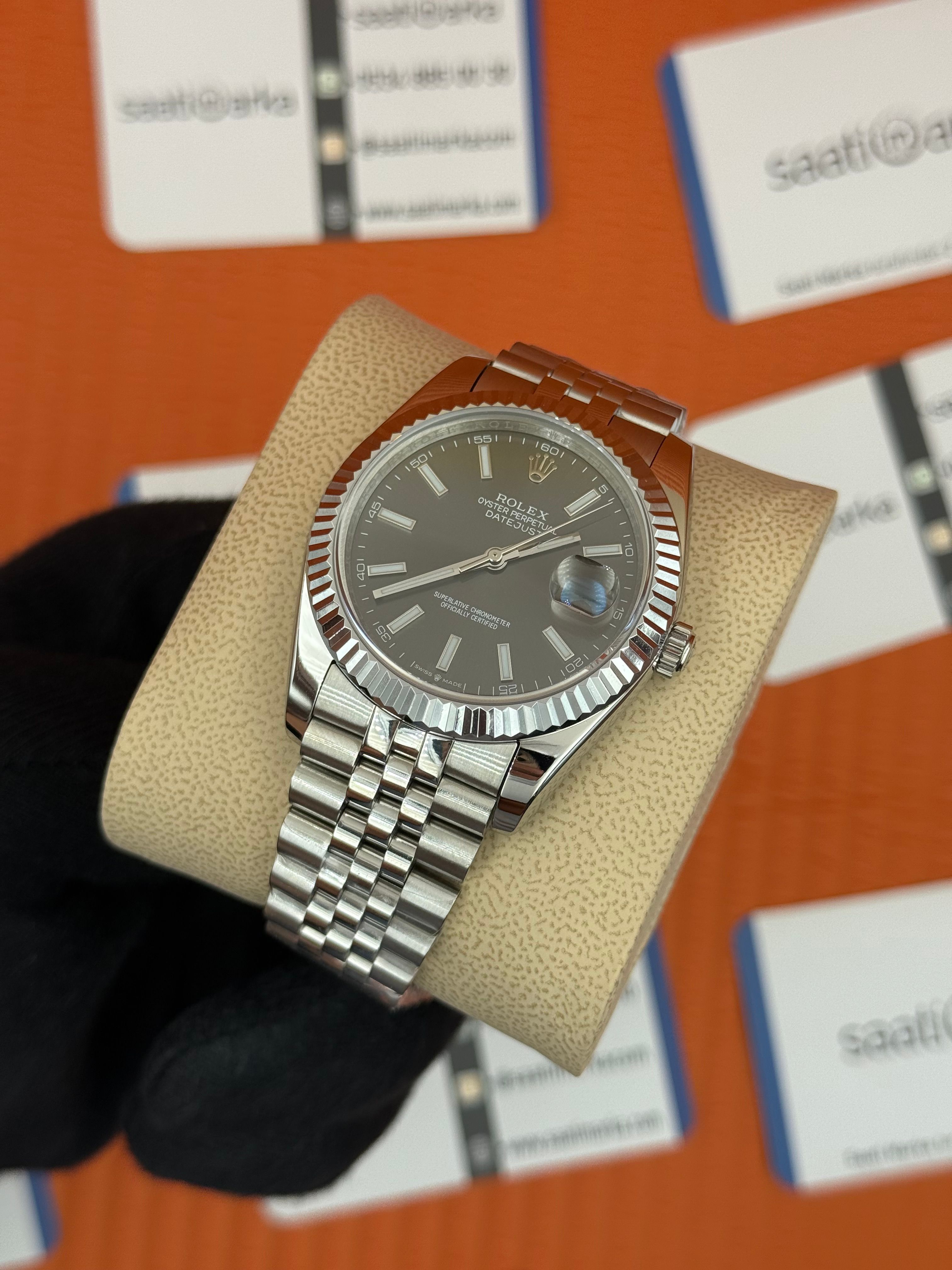 ROLEX Datejust grey dial silver jubilee kordon