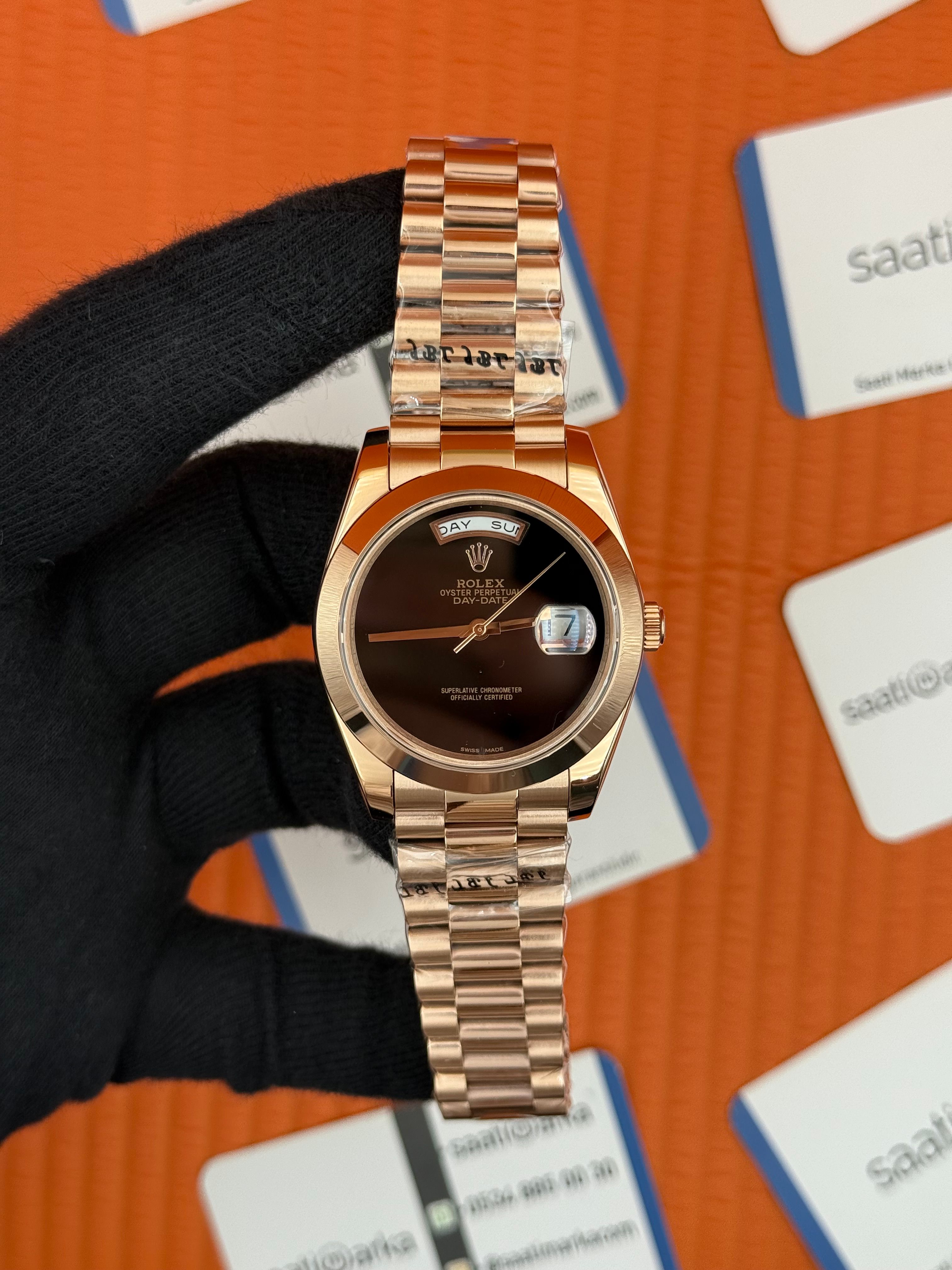 ROLEX Day Date siyah kadran rose kasa-kordon oyster