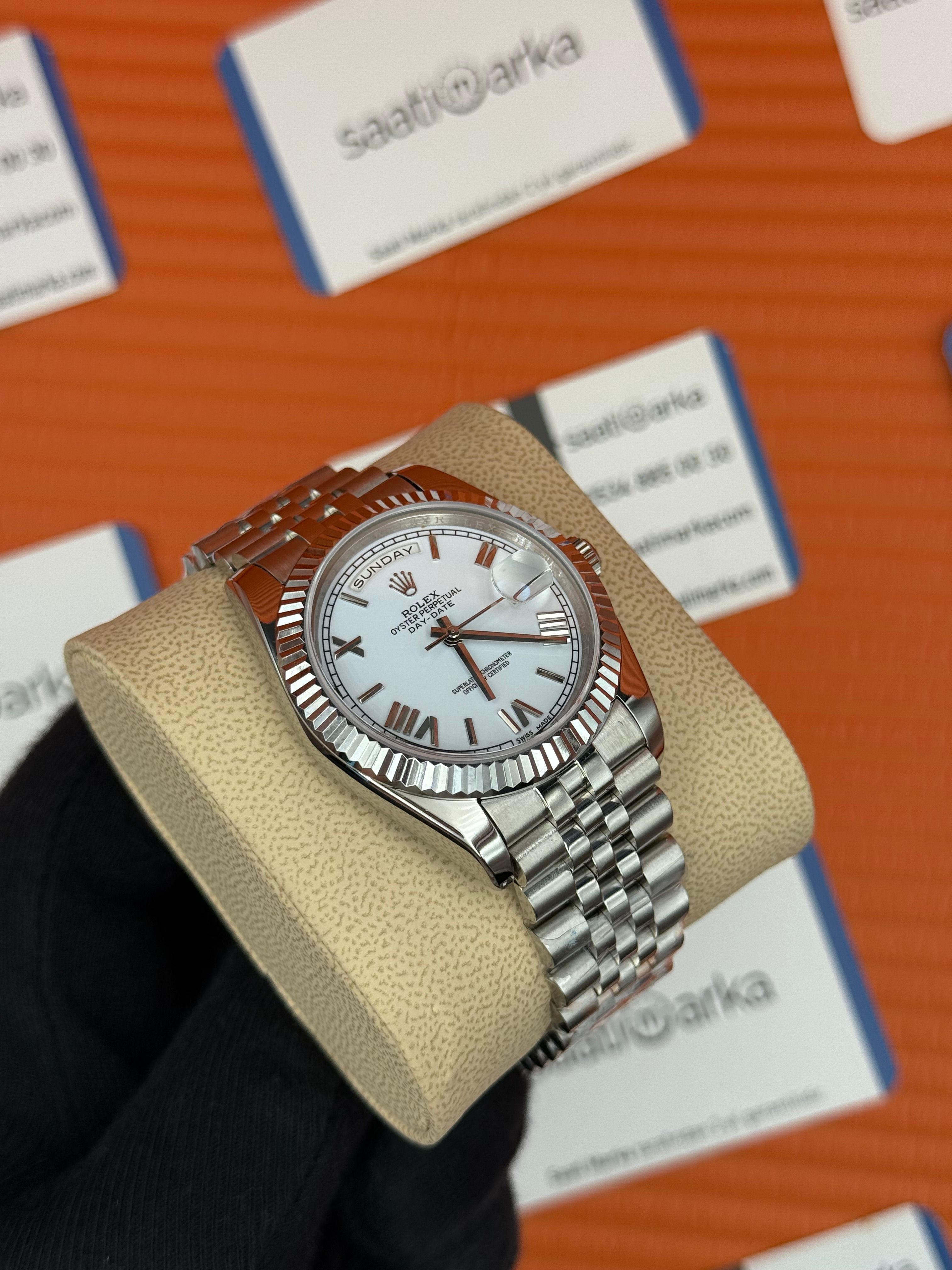 ROLEX Day Date roma rakamlı beyaz kadran silver jubilee kordon