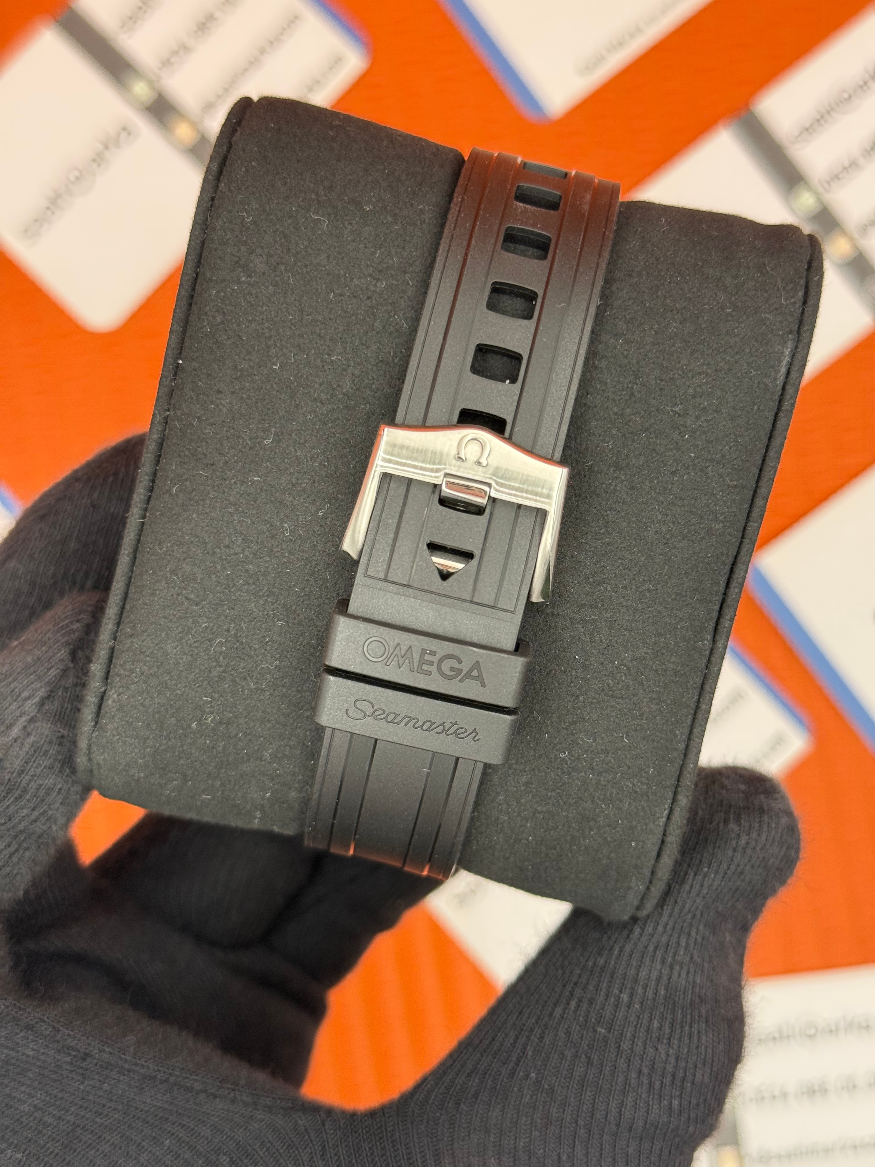 OMEGA SEAMASTER SİYAH KORDON BEYAZ KADRAN