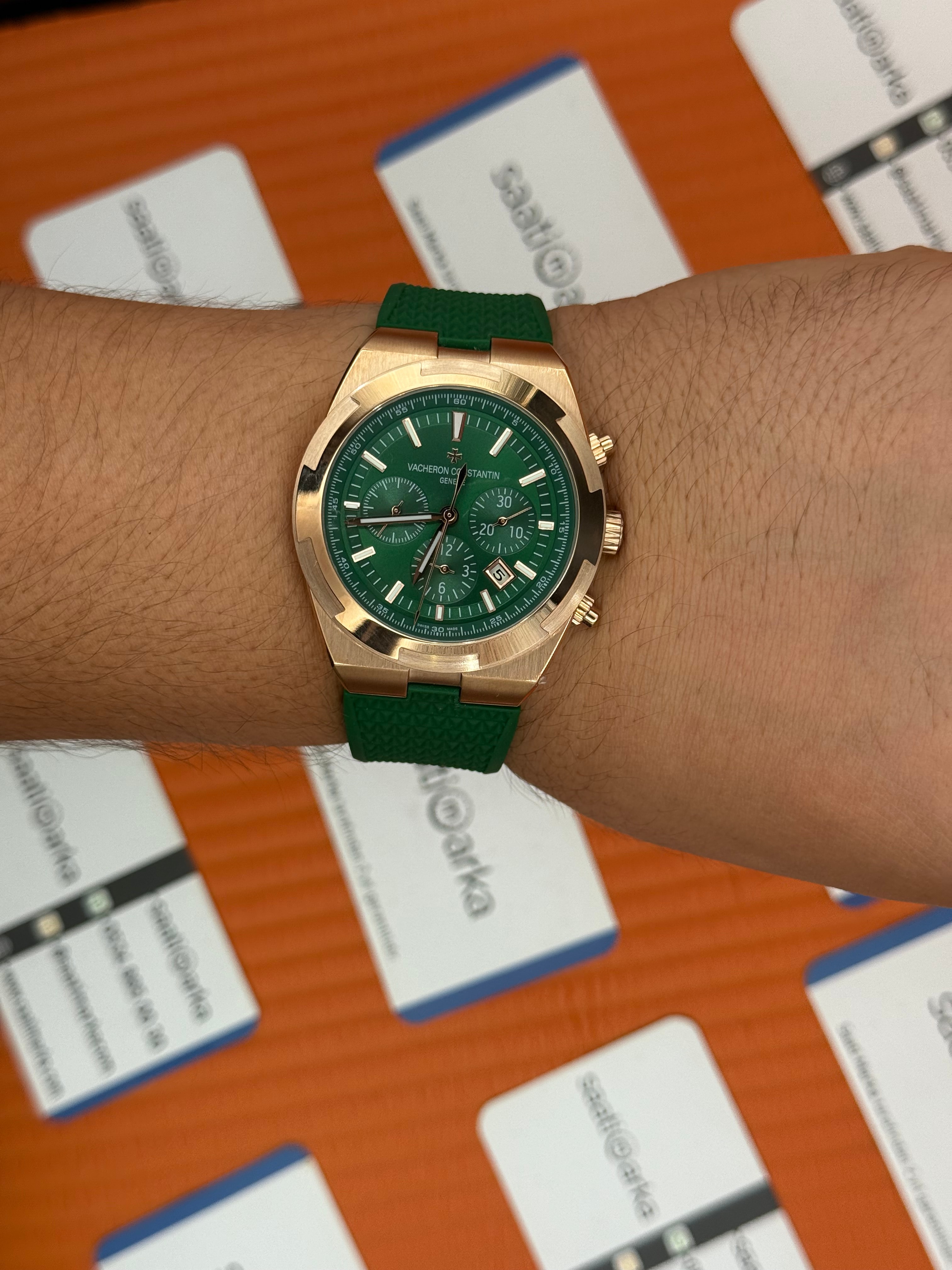 VACHERON CONSTANTIN overseas chronograph yeşil kadran rose kasa yeşil kauçuk kordon erkek kol saati
