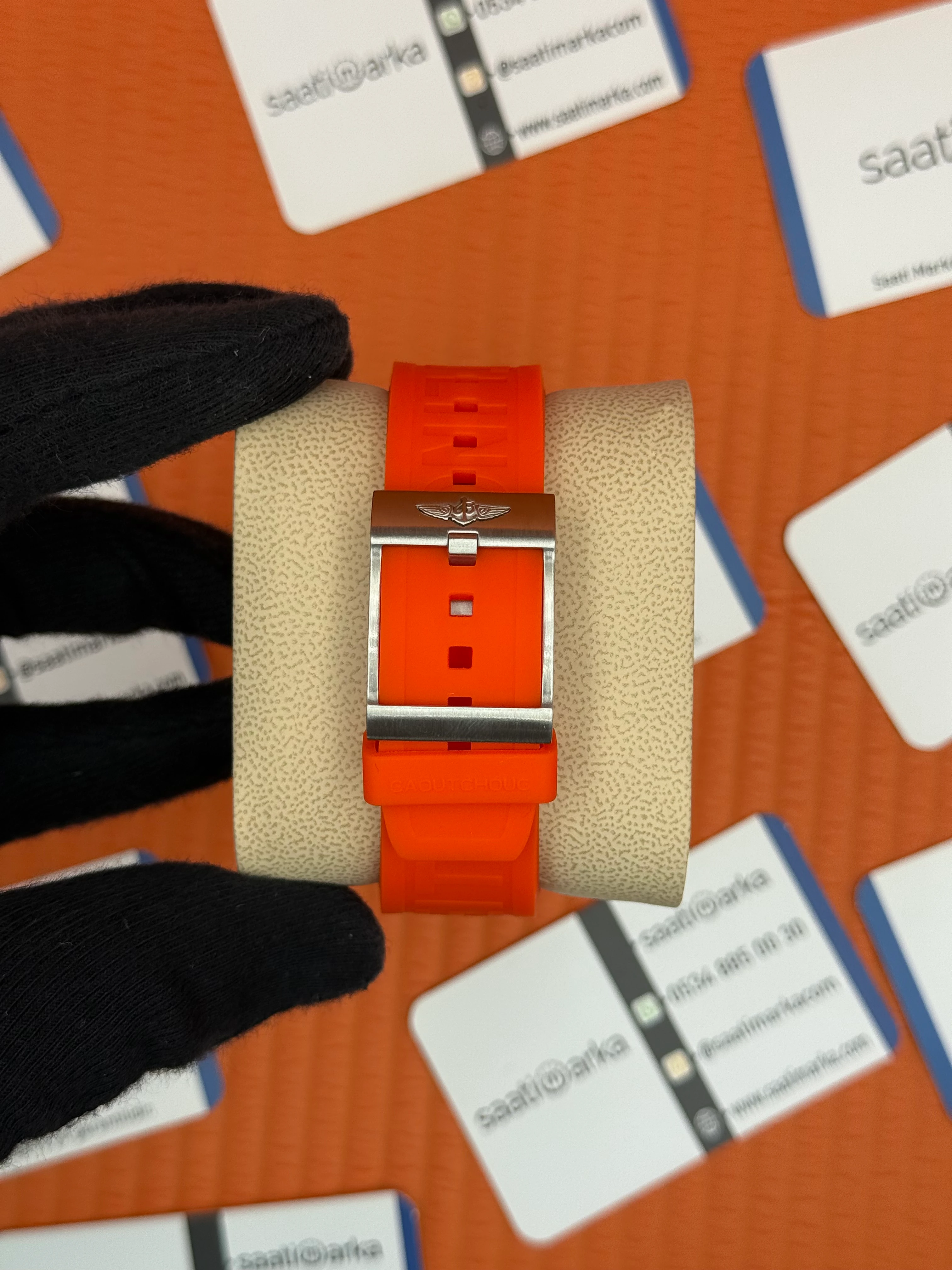 BREITLING Endurance turuncu kauçuk kordon gri kadran çelik kasa