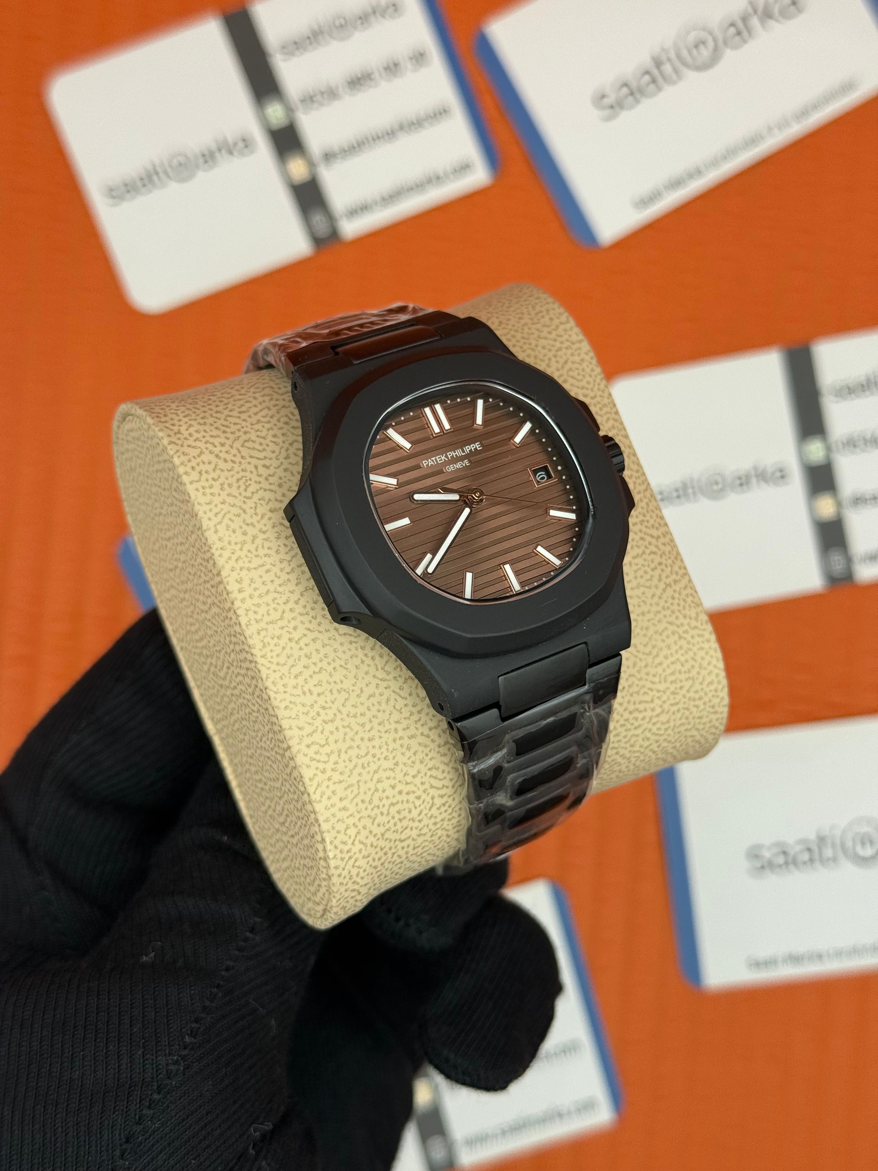 PATEK PHILIPPE NAUTİLUS KAHVERENGİ KADRAN SİYAH KASA KORDON 