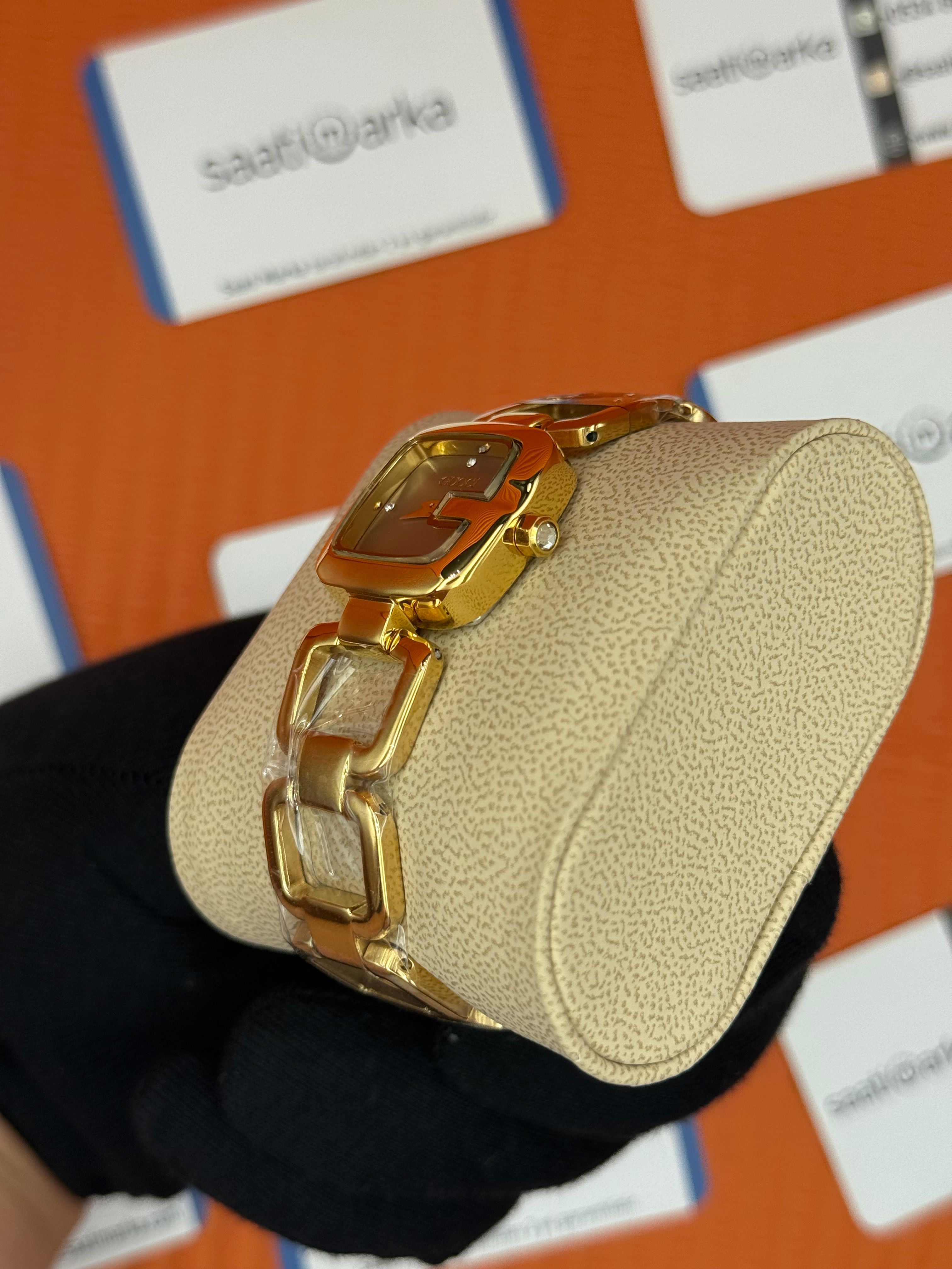 GUCCI YA1264041 gri kadran gold kasa kordon kadın kol saati