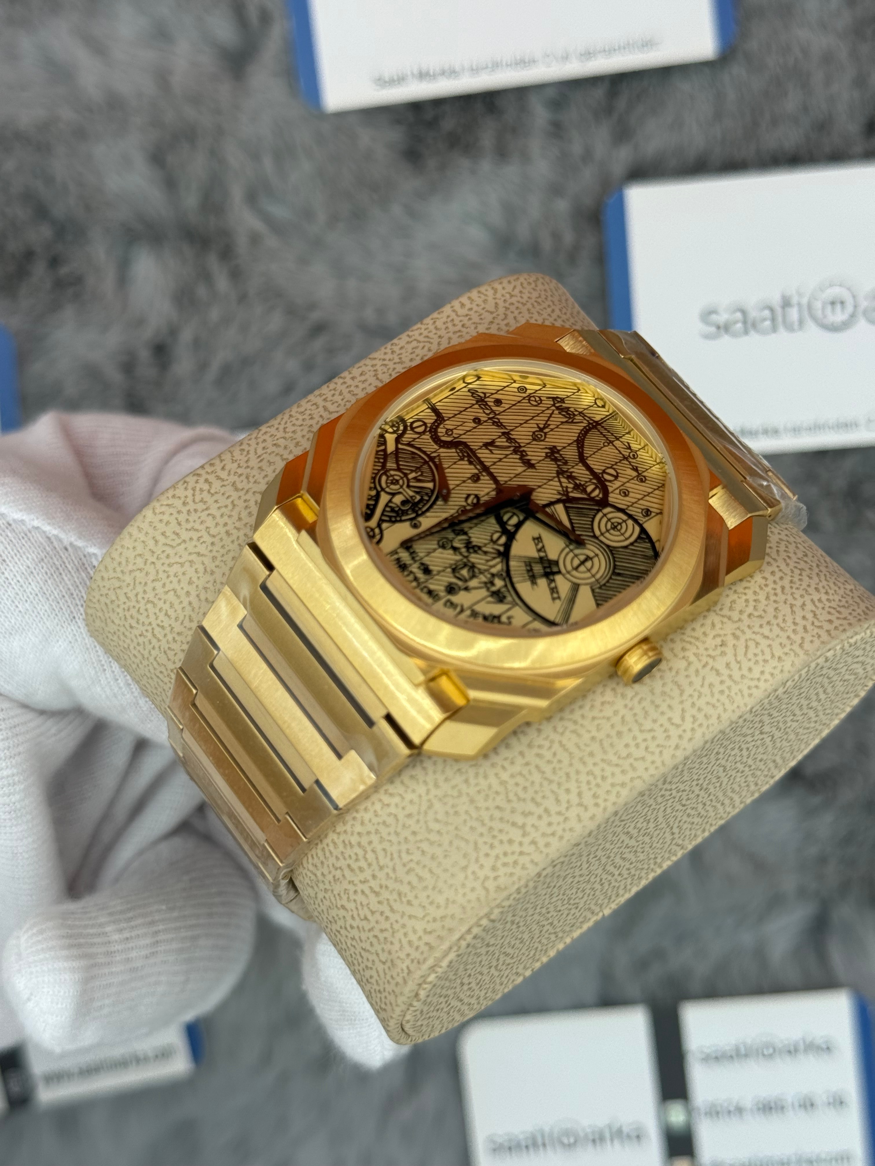 BVLGARİ octo 40mm pusula kadran gold kasa kordon erkek kol saati