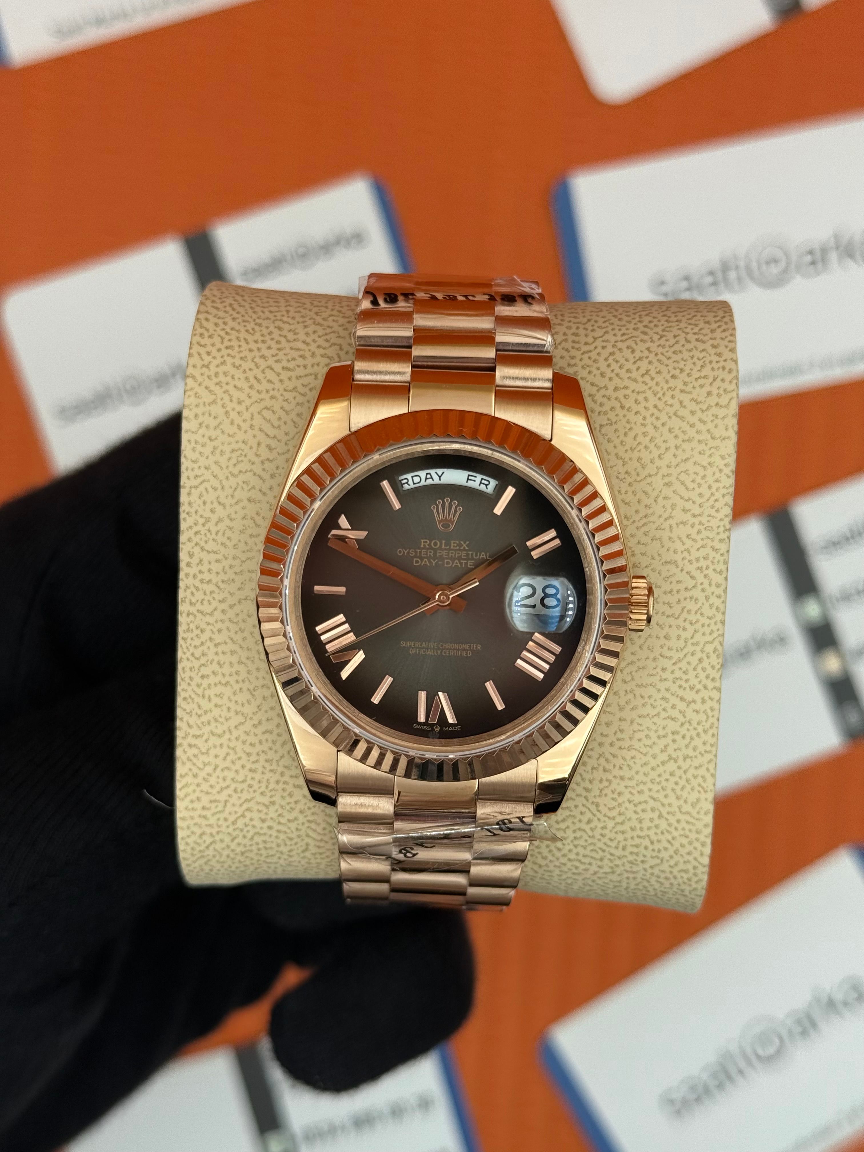 ROLEX Day Date roma rakamlı deep grey dial rose kasa-kordon oyster