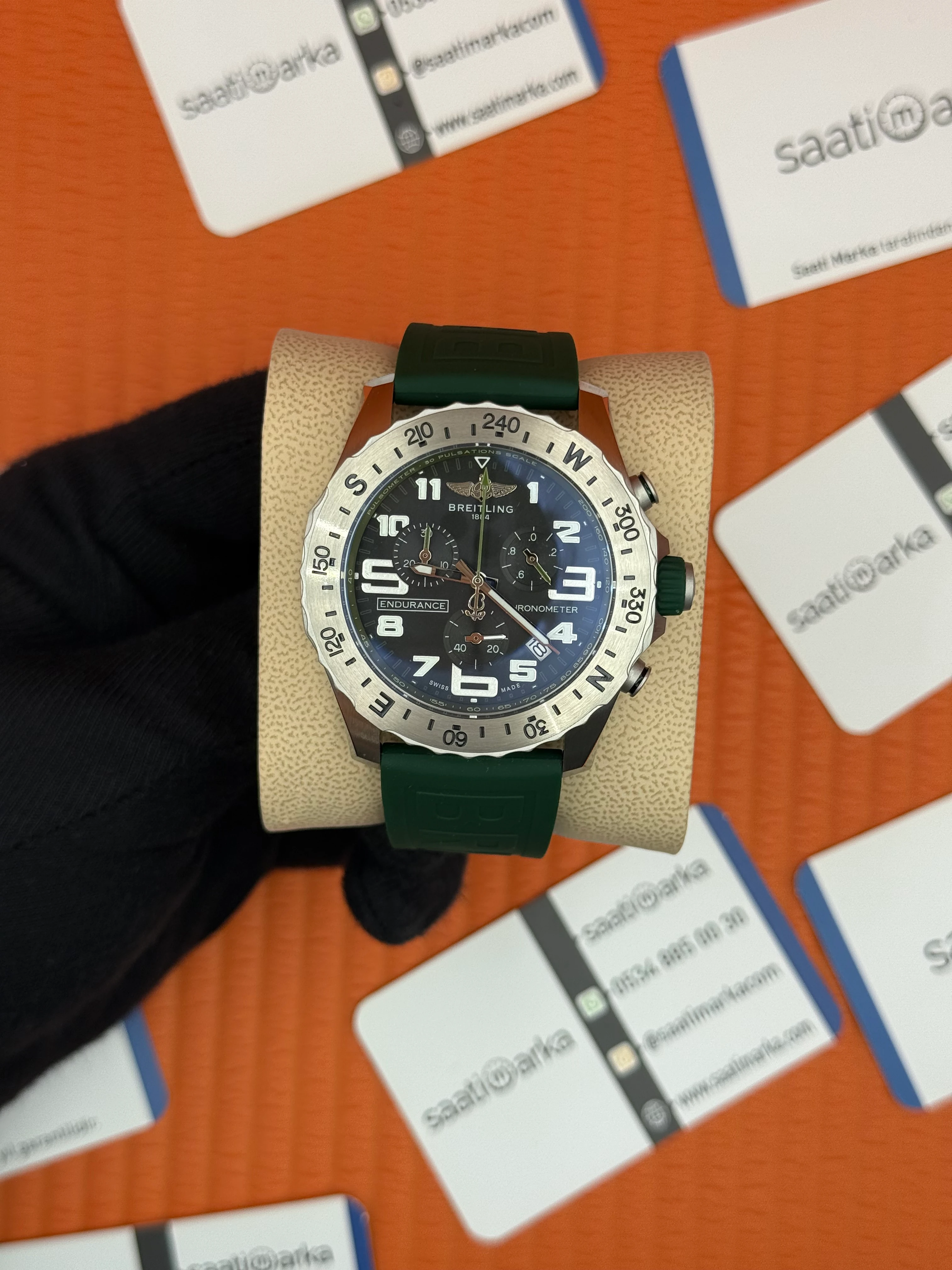 BREITLING Endurnace yeşil kauçuk kordon siyah kadran çelik kasa