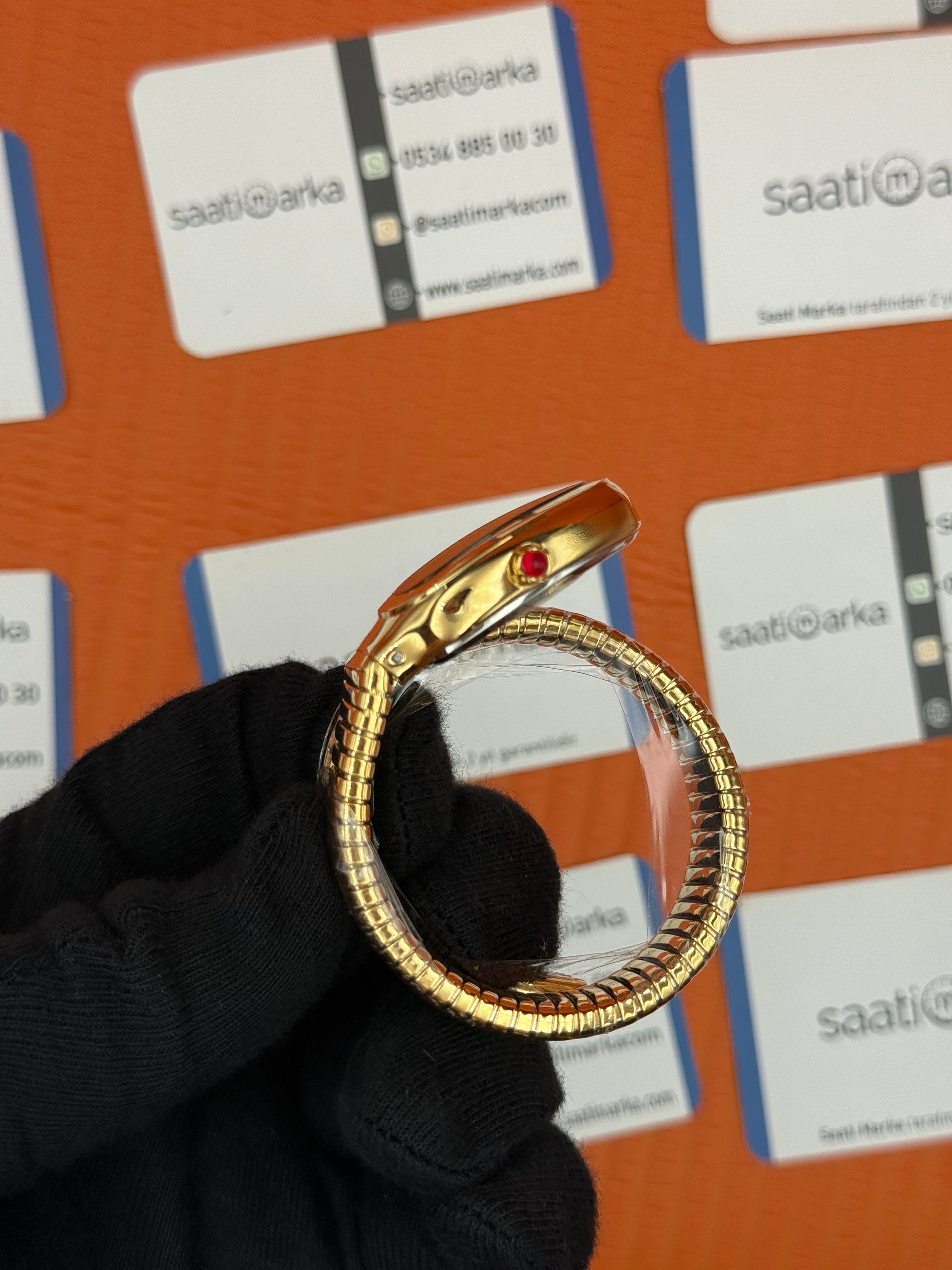 BVLGARİ serpenti tek sarma gold kordon yeşil kadran kadın kol saati